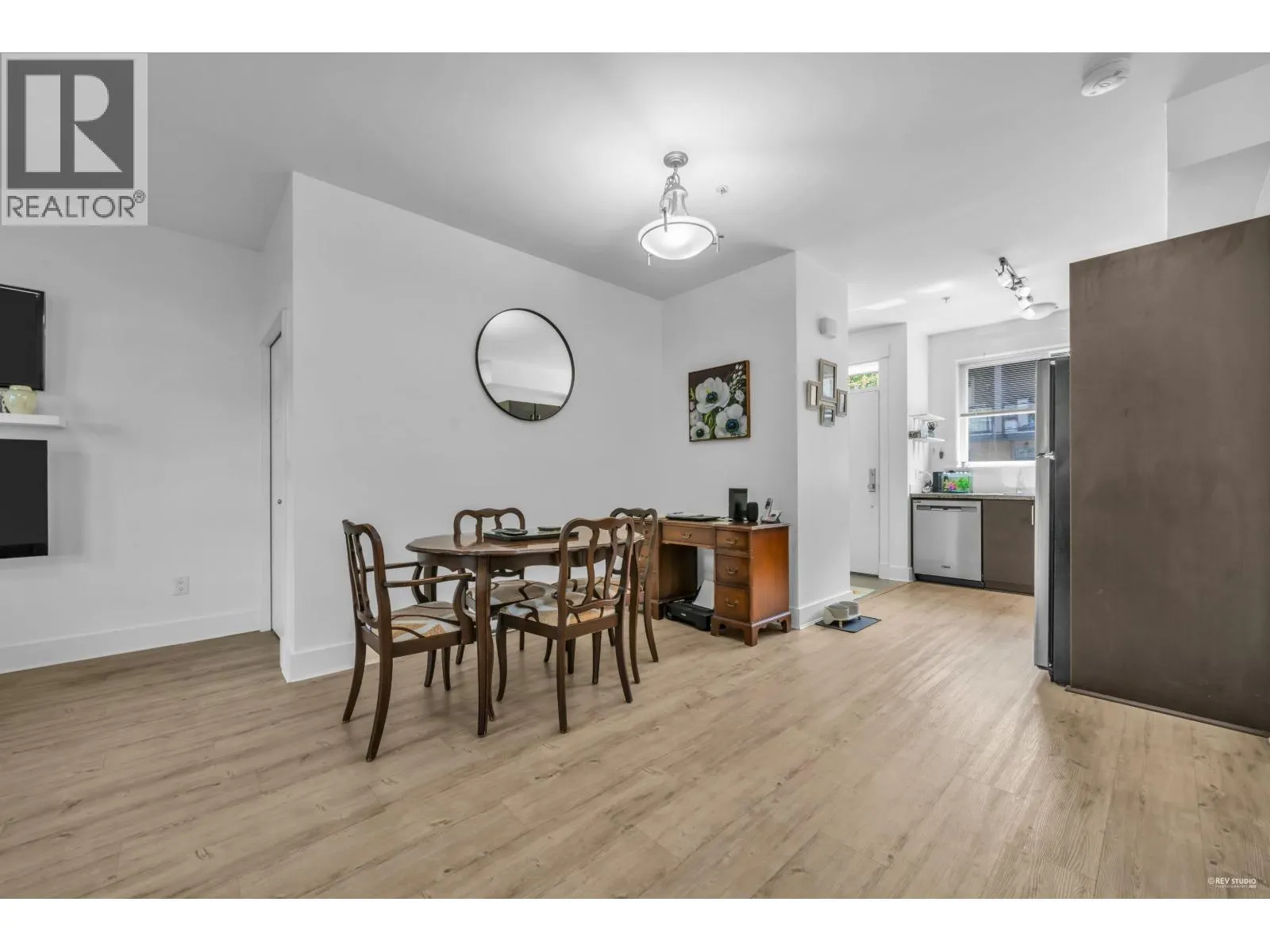 105 4808 LINDEN DRIVE