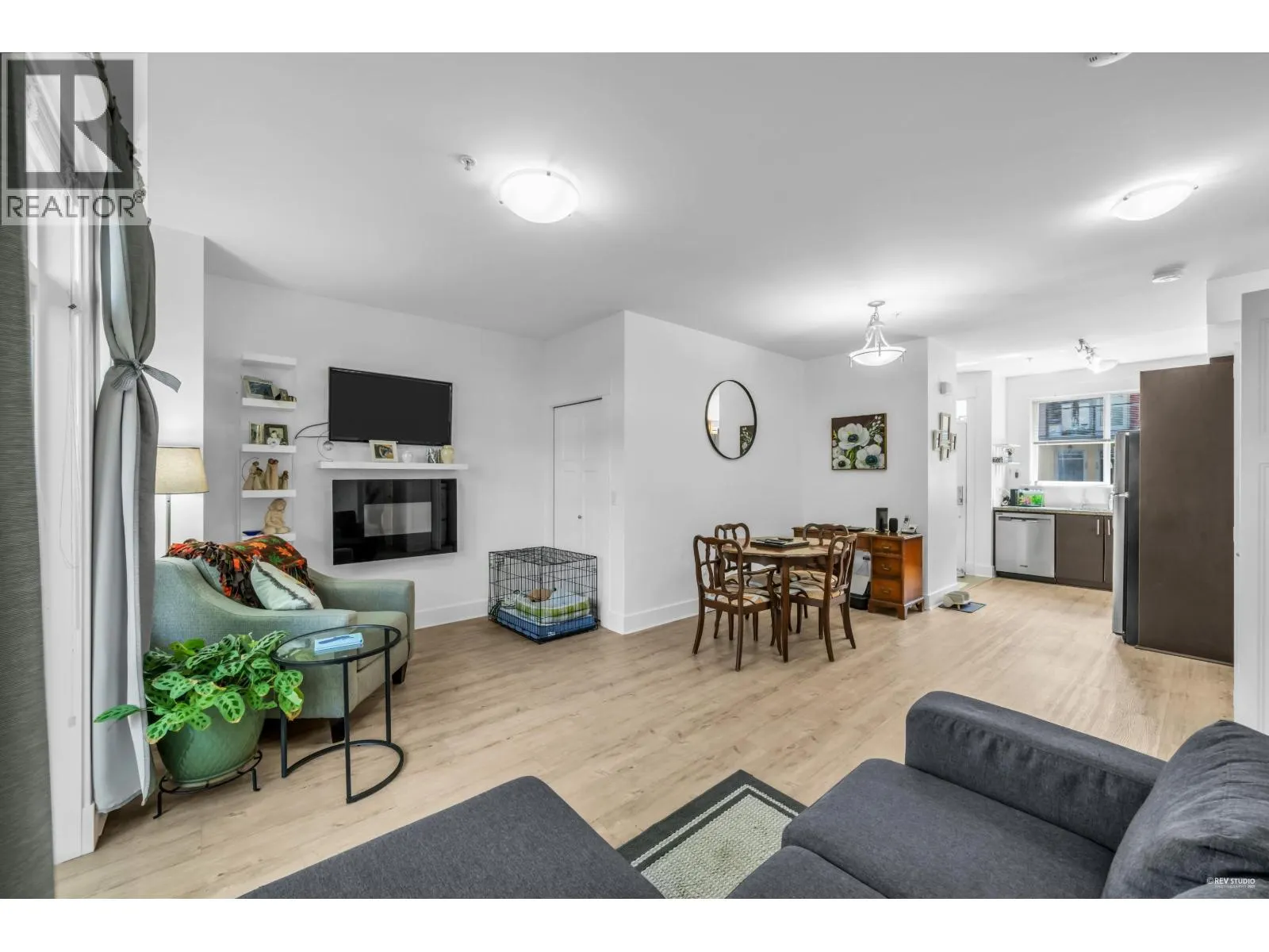 105 4808 LINDEN DRIVE