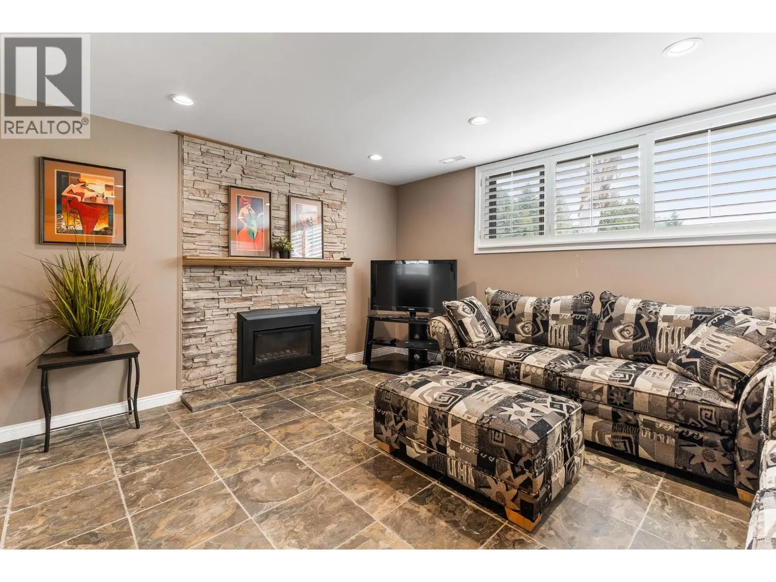 1626 OUGHTON DRIVE