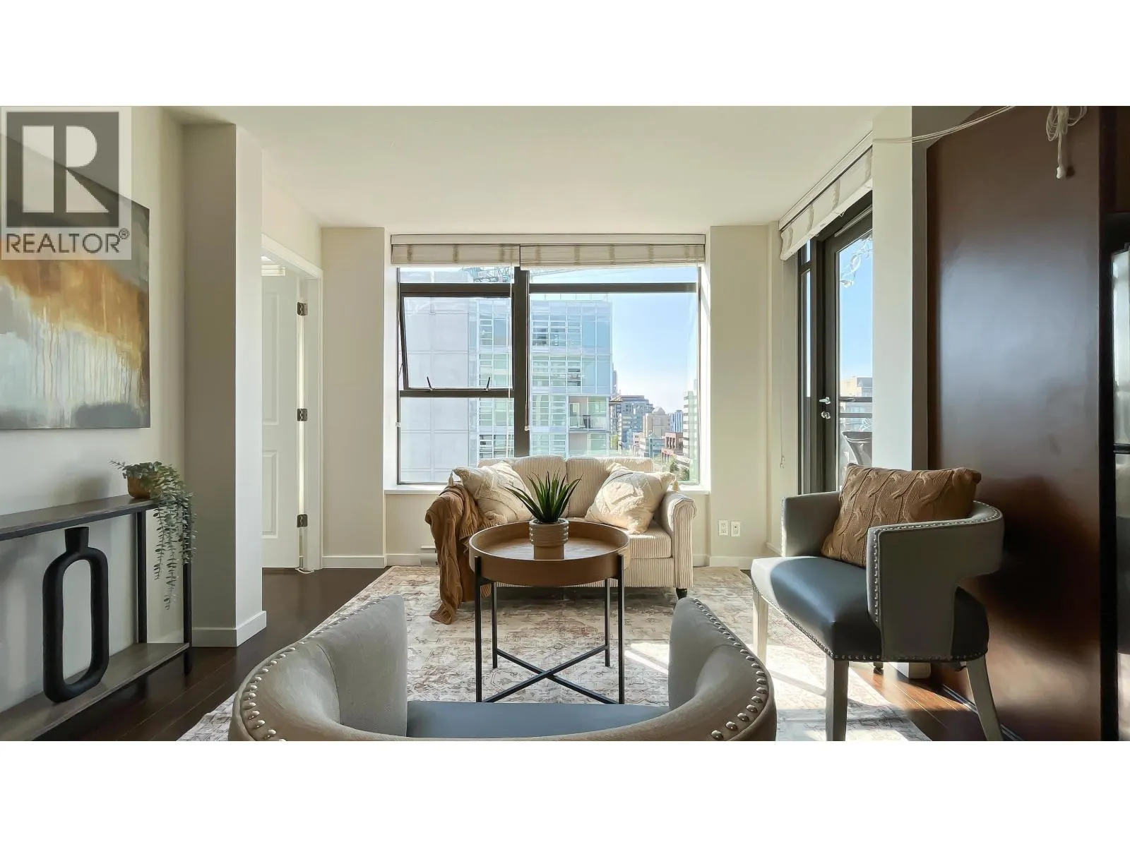 1106 1068 W BROADWAY