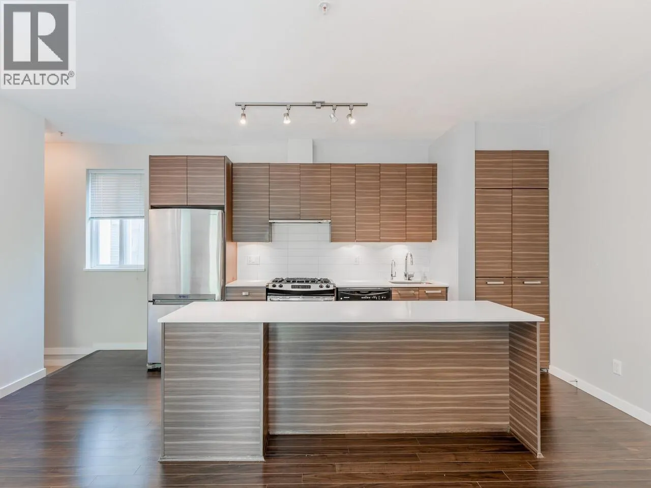 42 6965 HASTINGS STREET