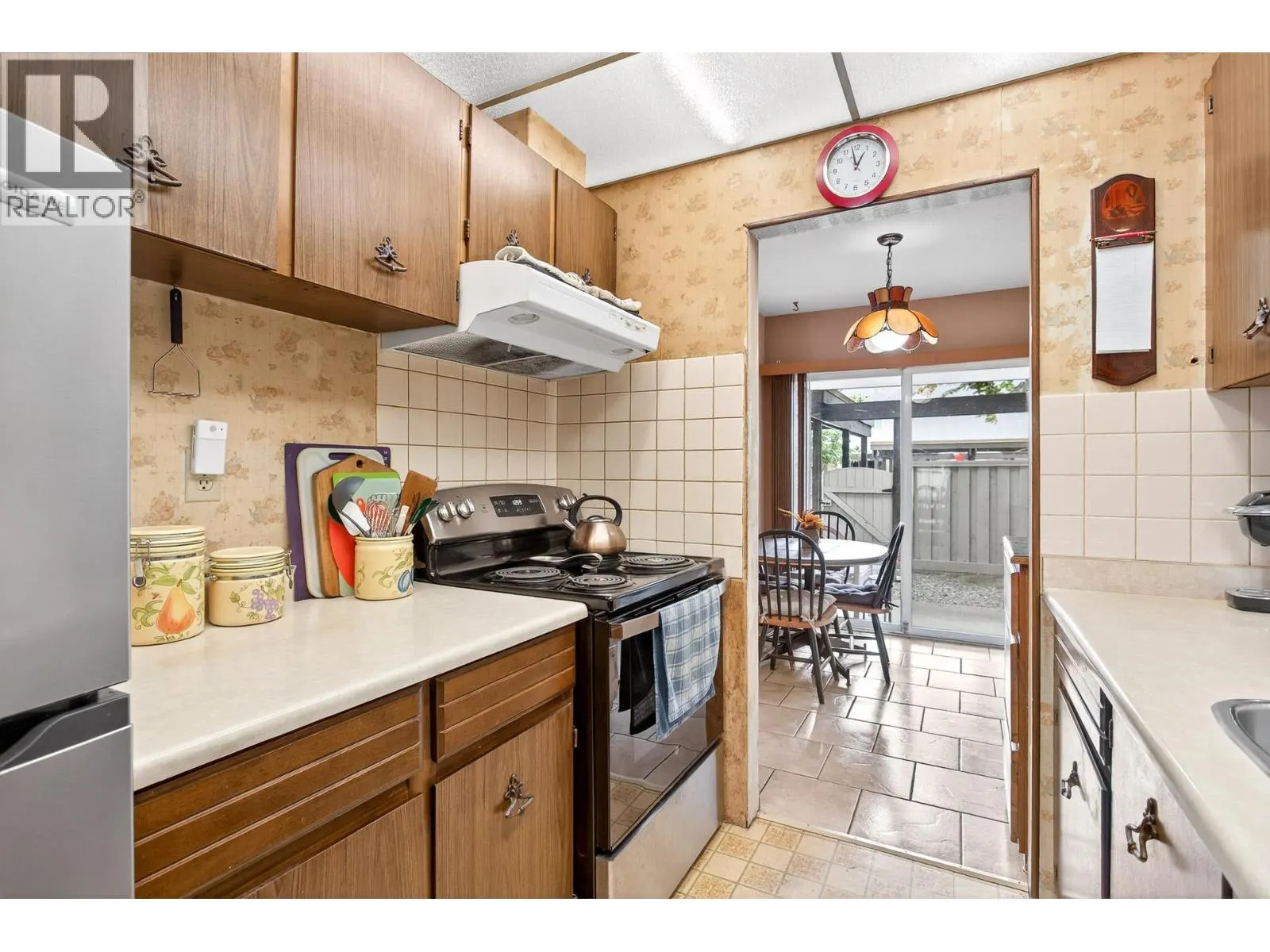 7 3046 COAST MERIDIAN ROAD