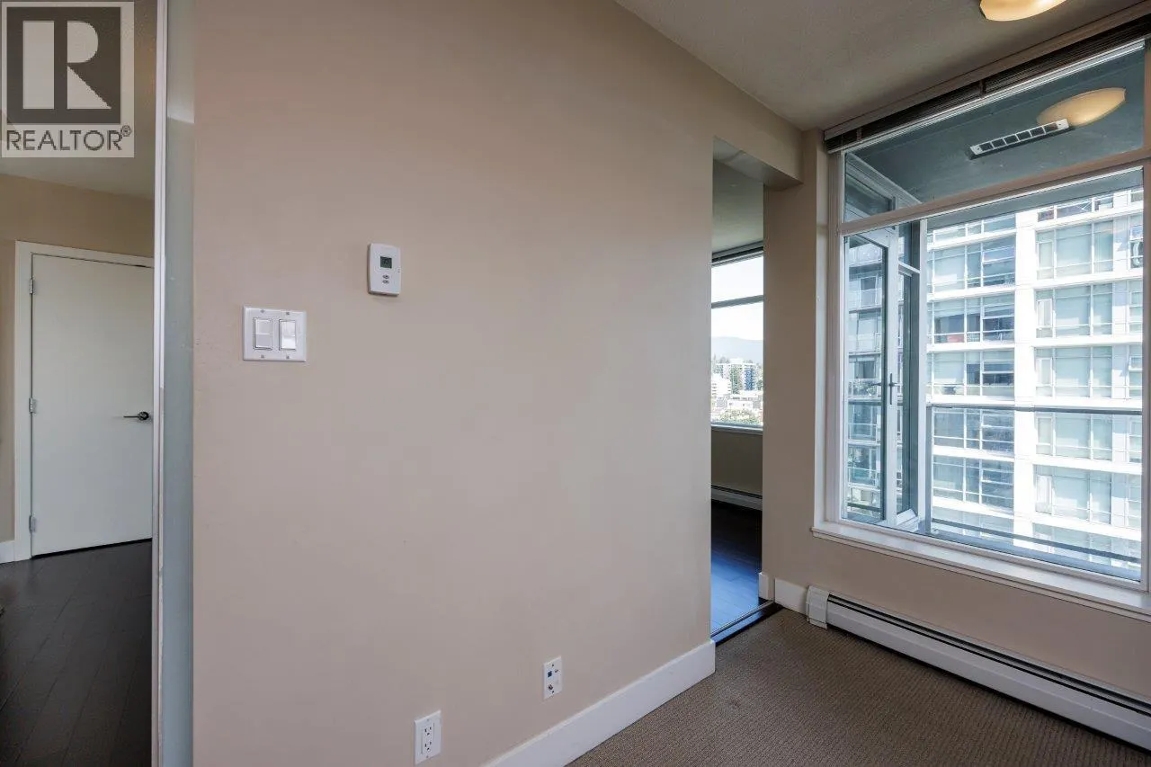 1208 1320 CHESTERFIELD AVENUE