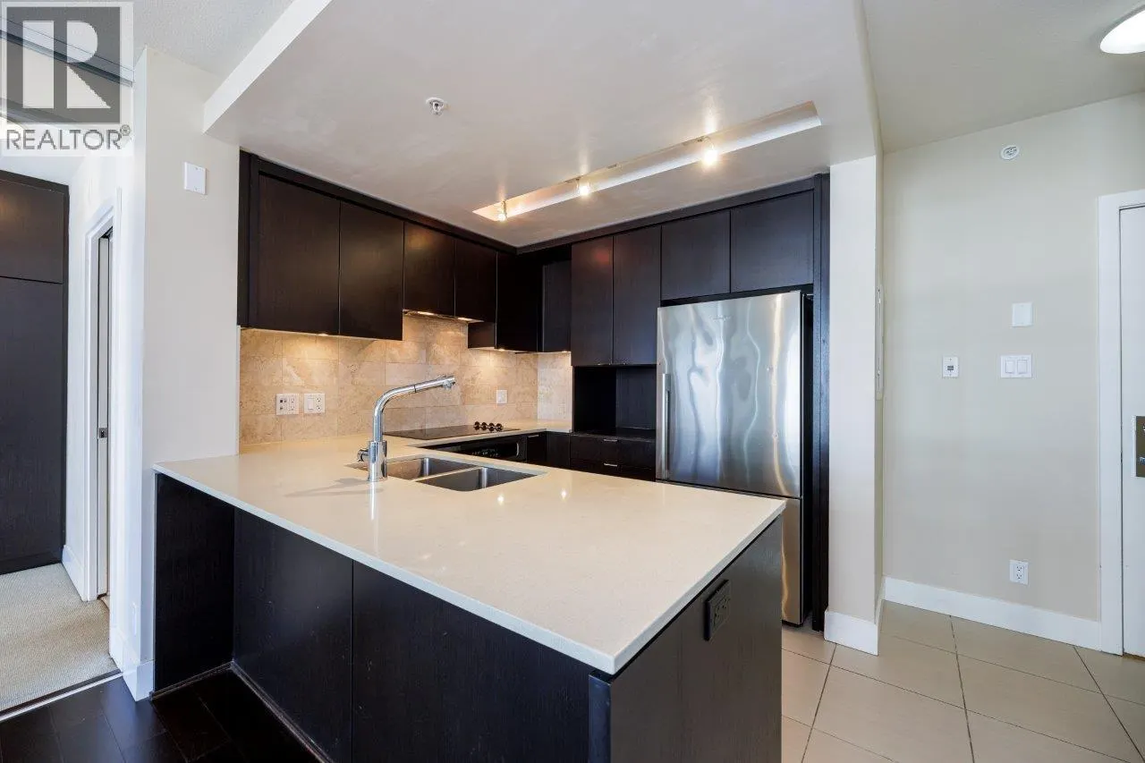 1208 1320 CHESTERFIELD AVENUE