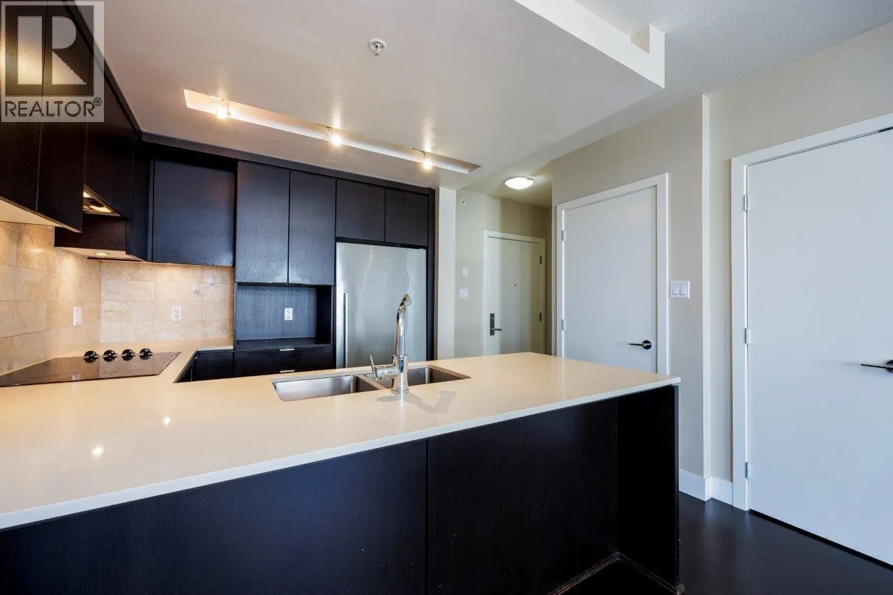 1208 1320 CHESTERFIELD AVENUE