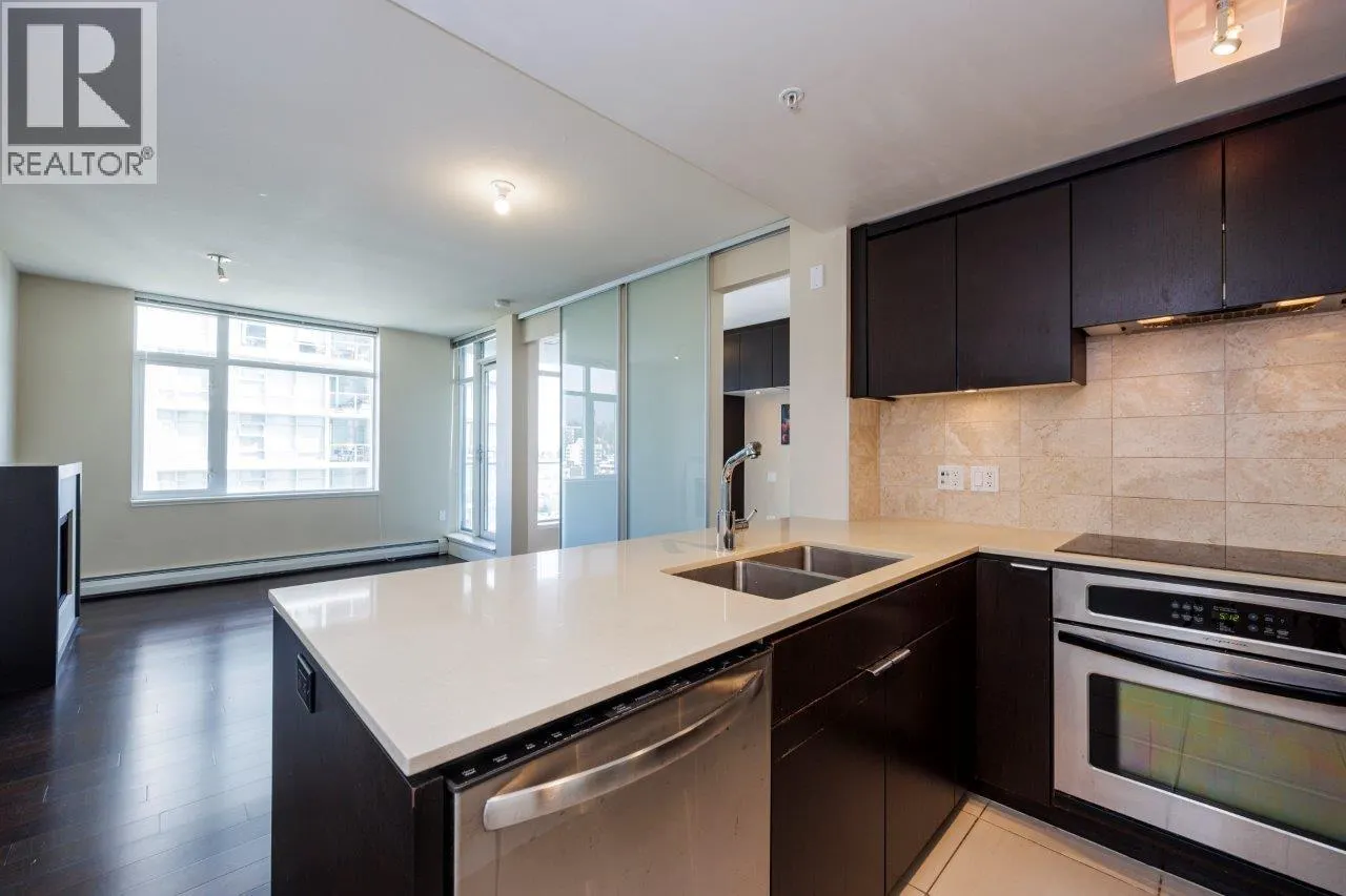 1208 1320 CHESTERFIELD AVENUE