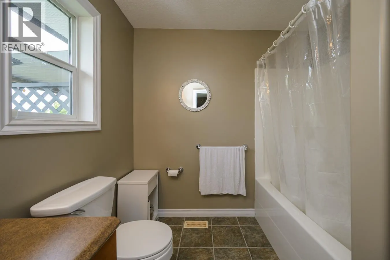 927 CLARE CRESCENT