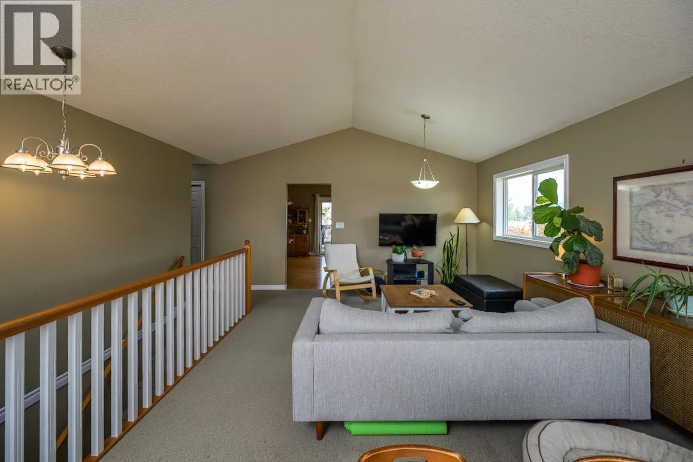 927 CLARE CRESCENT