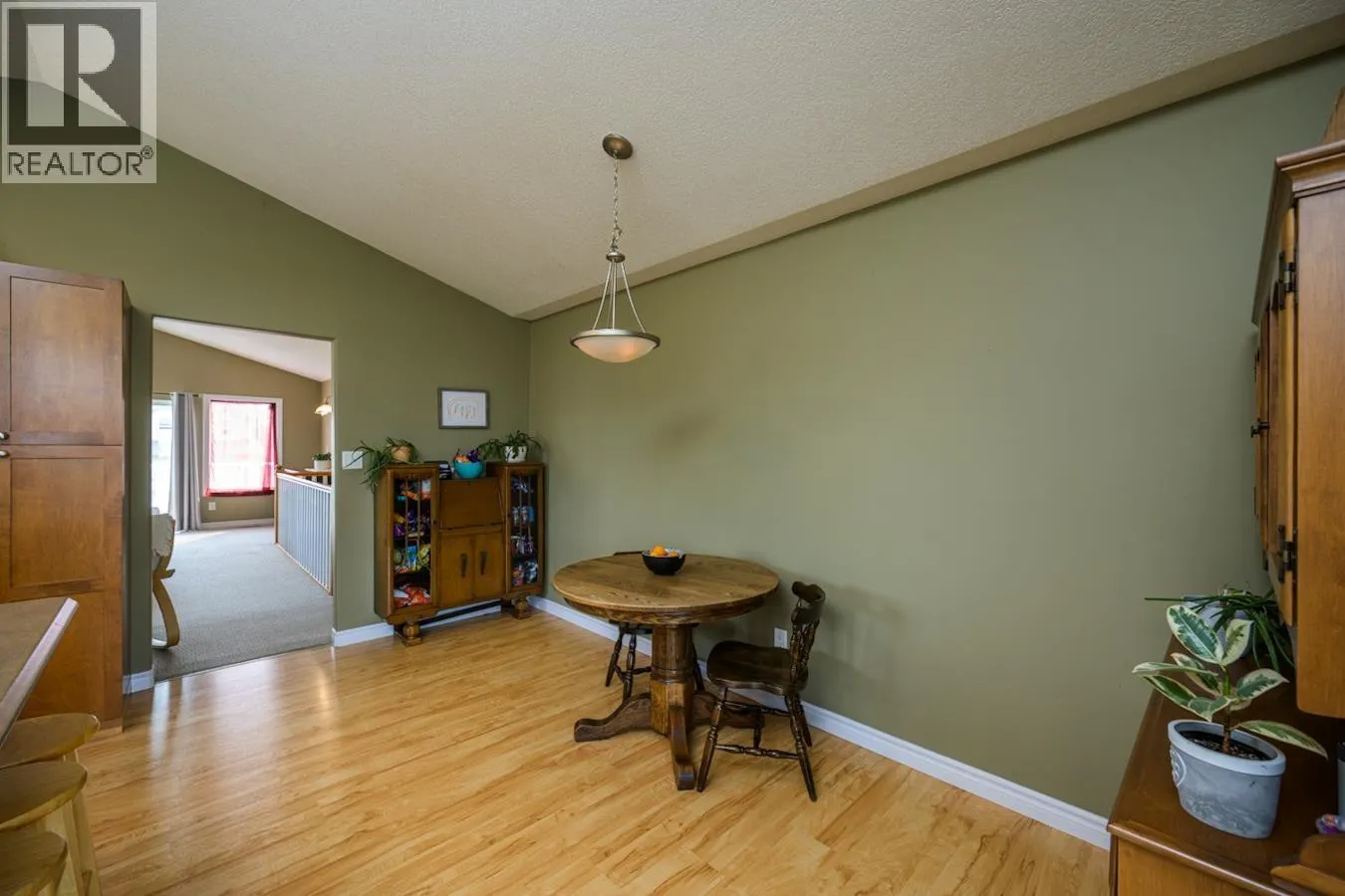 927 CLARE CRESCENT