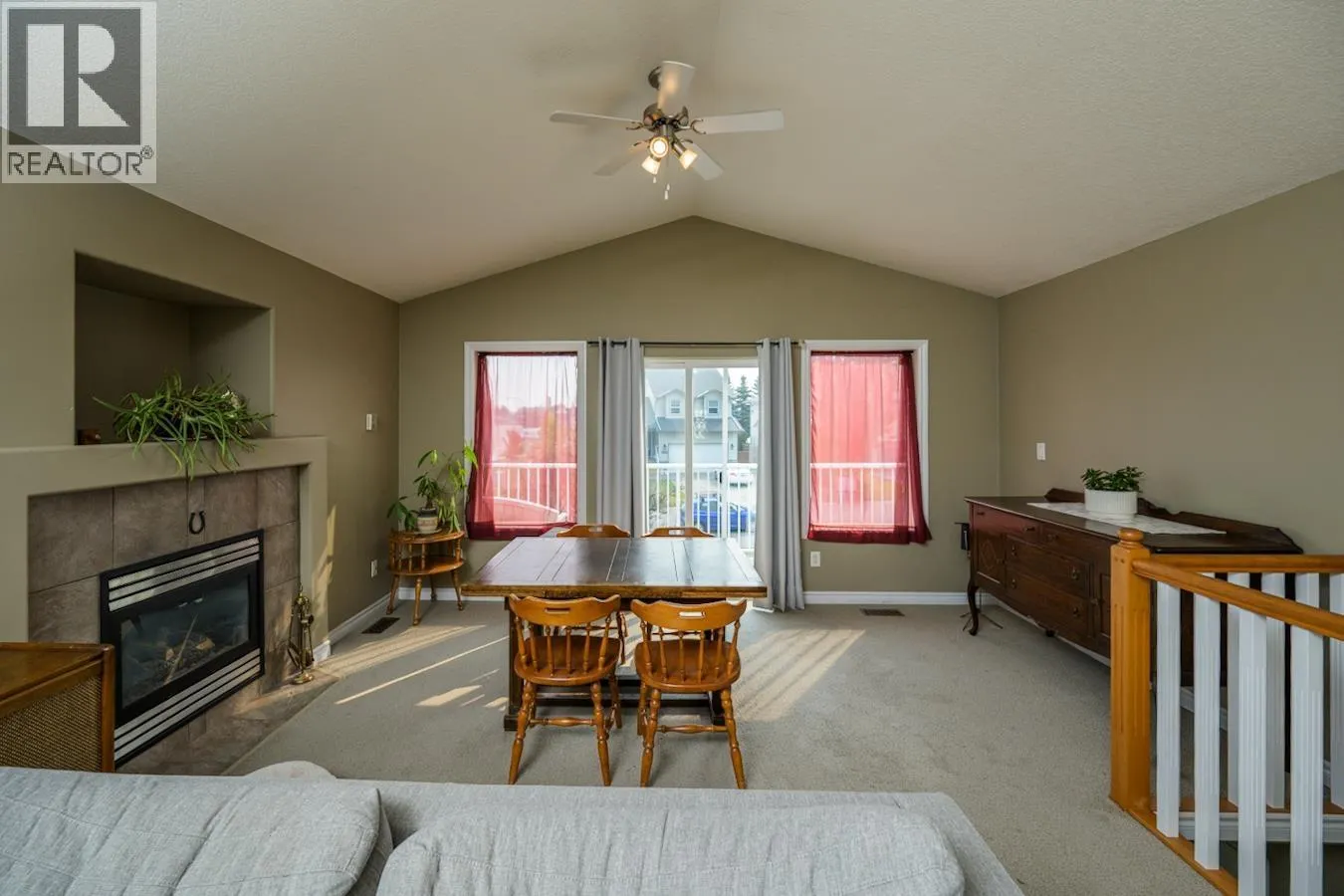 927 CLARE CRESCENT