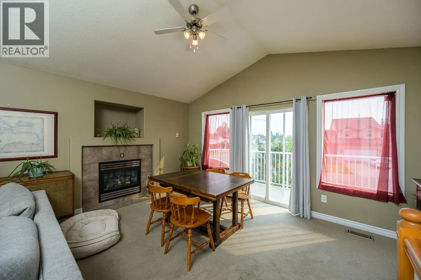927 CLARE CRESCENT