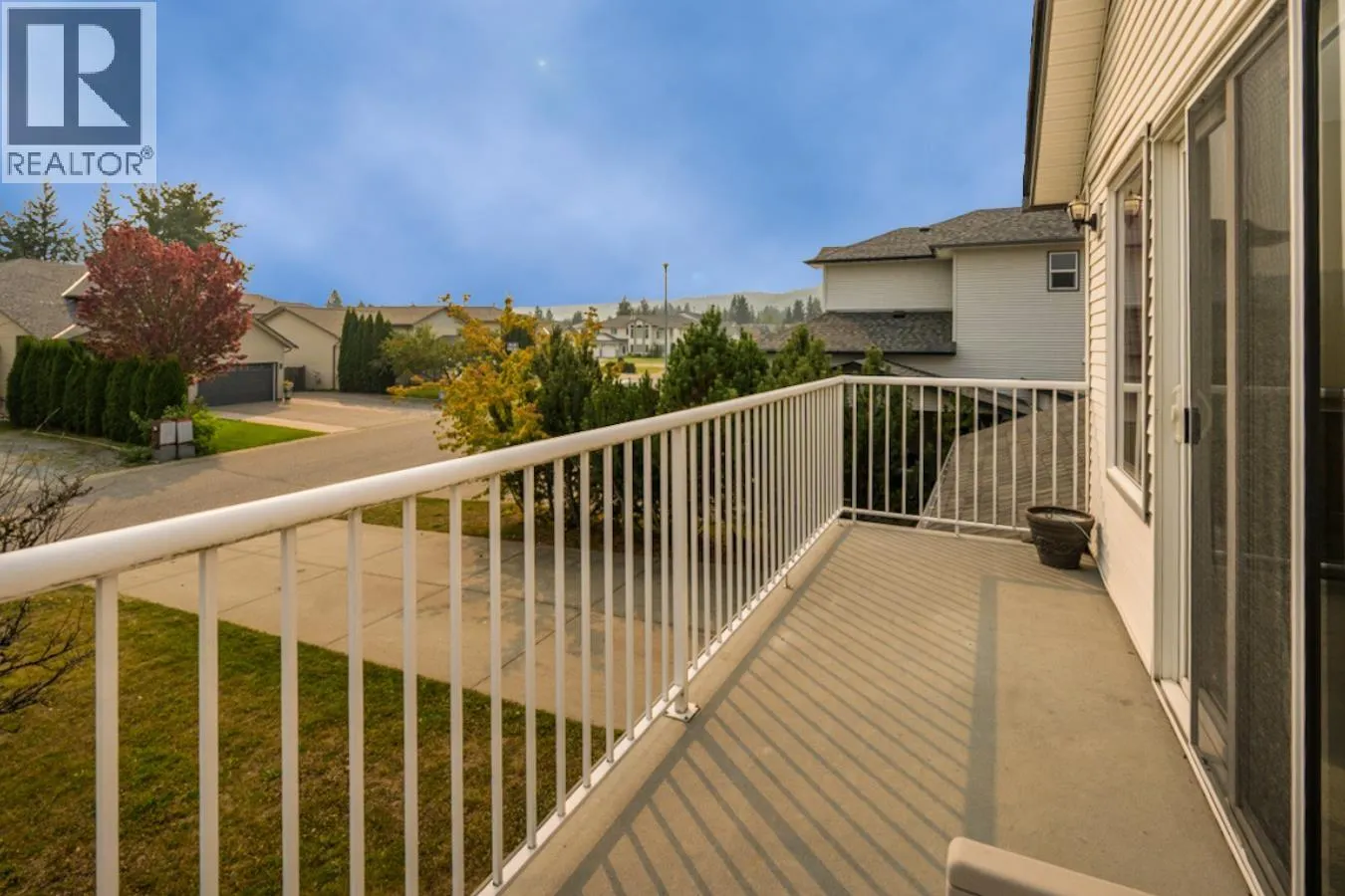 927 CLARE CRESCENT