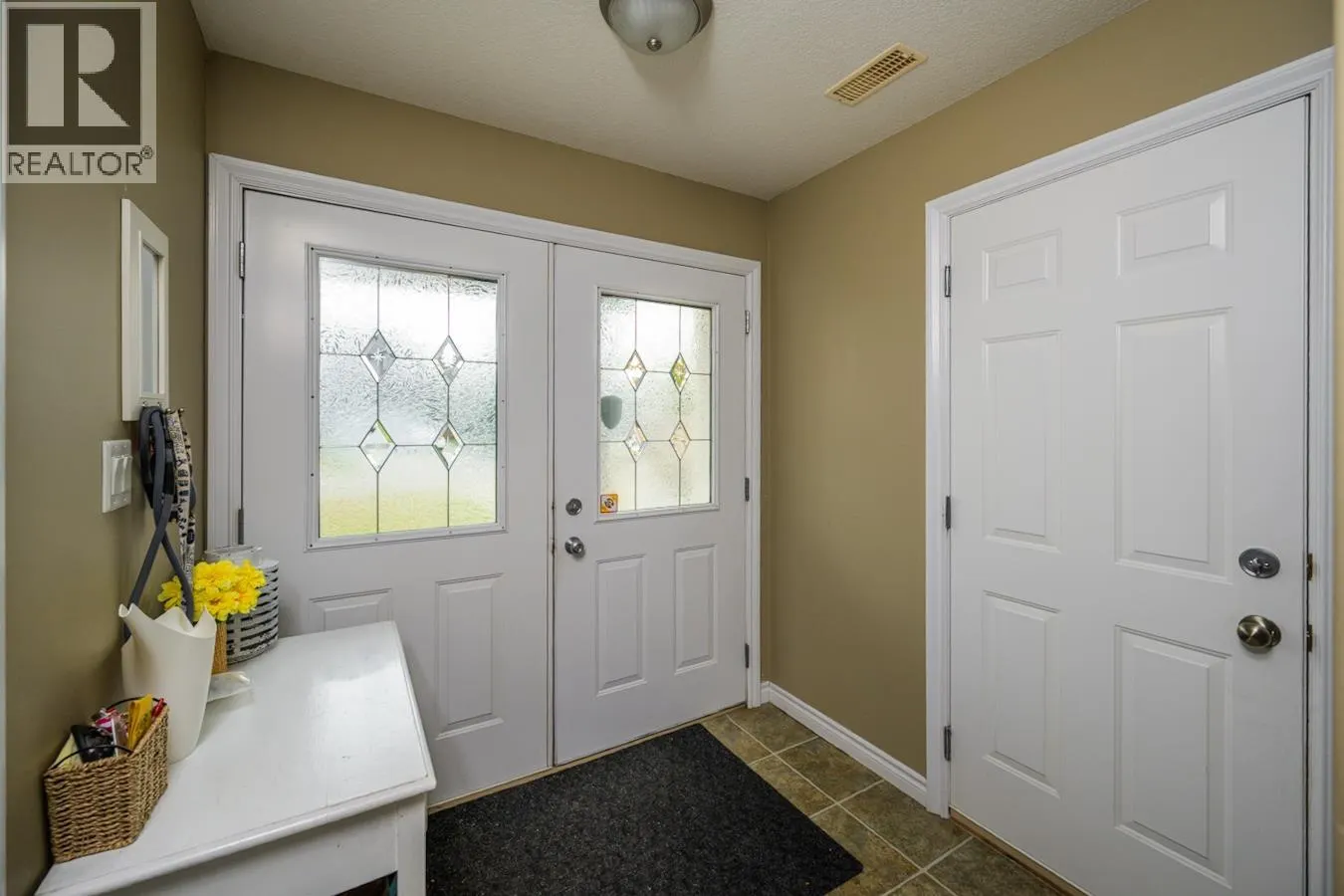 927 CLARE CRESCENT