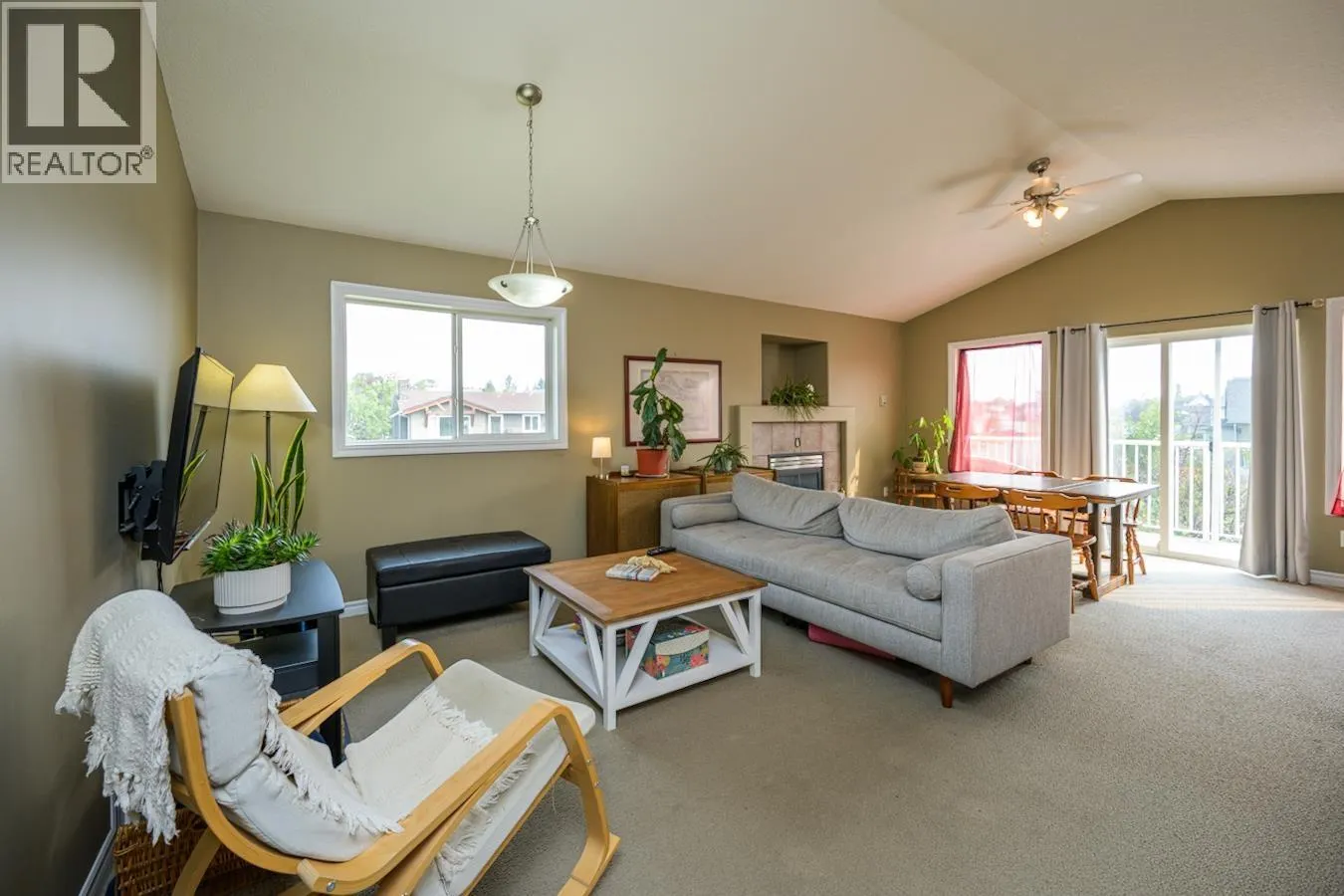 927 CLARE CRESCENT