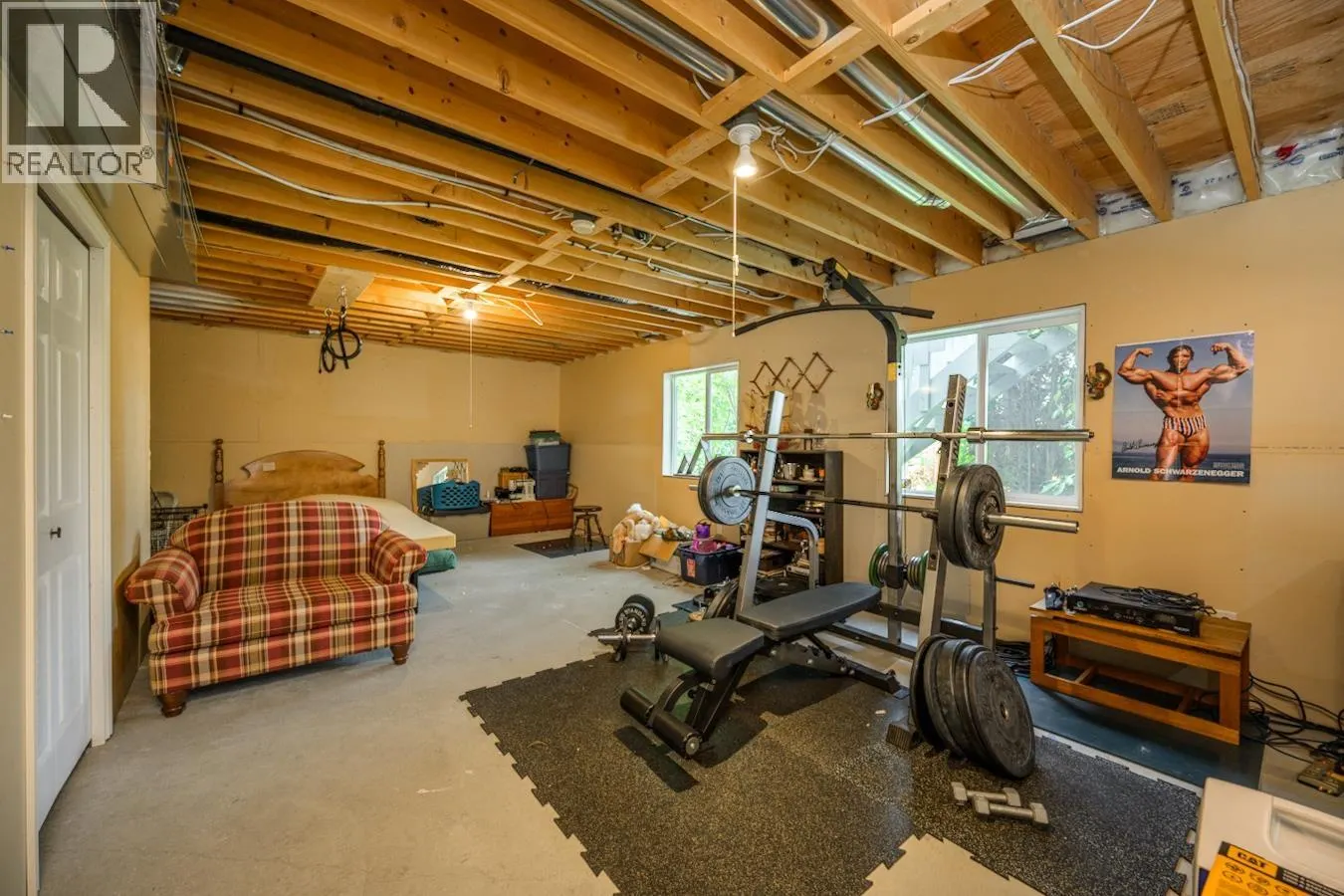 927 CLARE CRESCENT