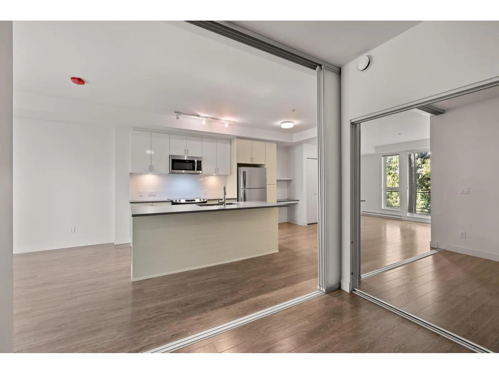 306 13919 FRASER HIGHWAY