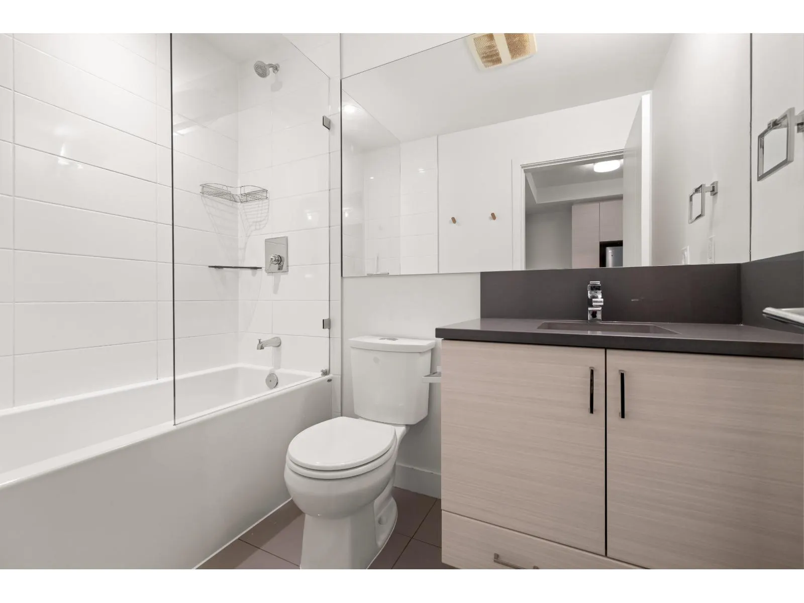 306 13919 FRASER HIGHWAY