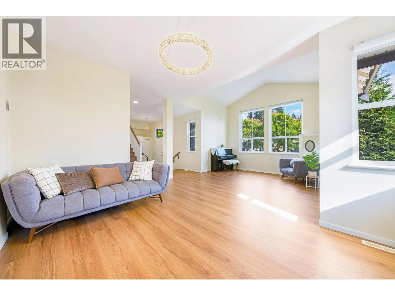 513 FOREST PARKWAY