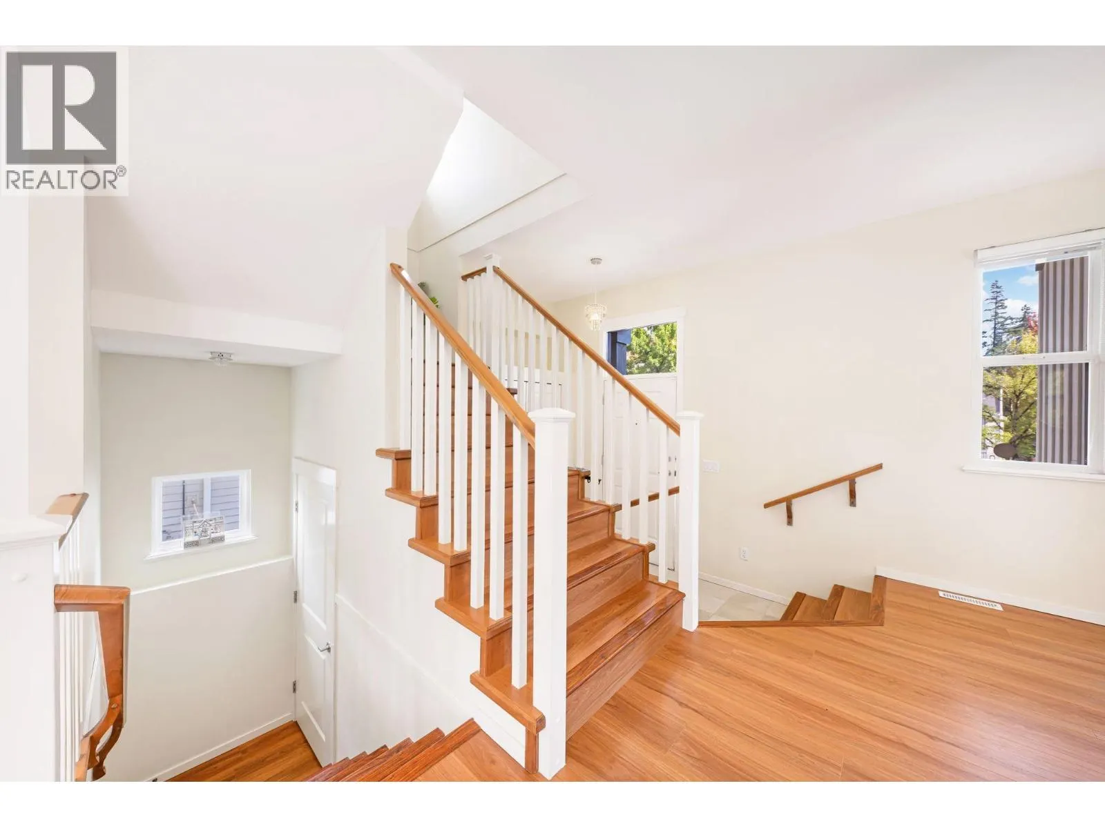 513 FOREST PARKWAY