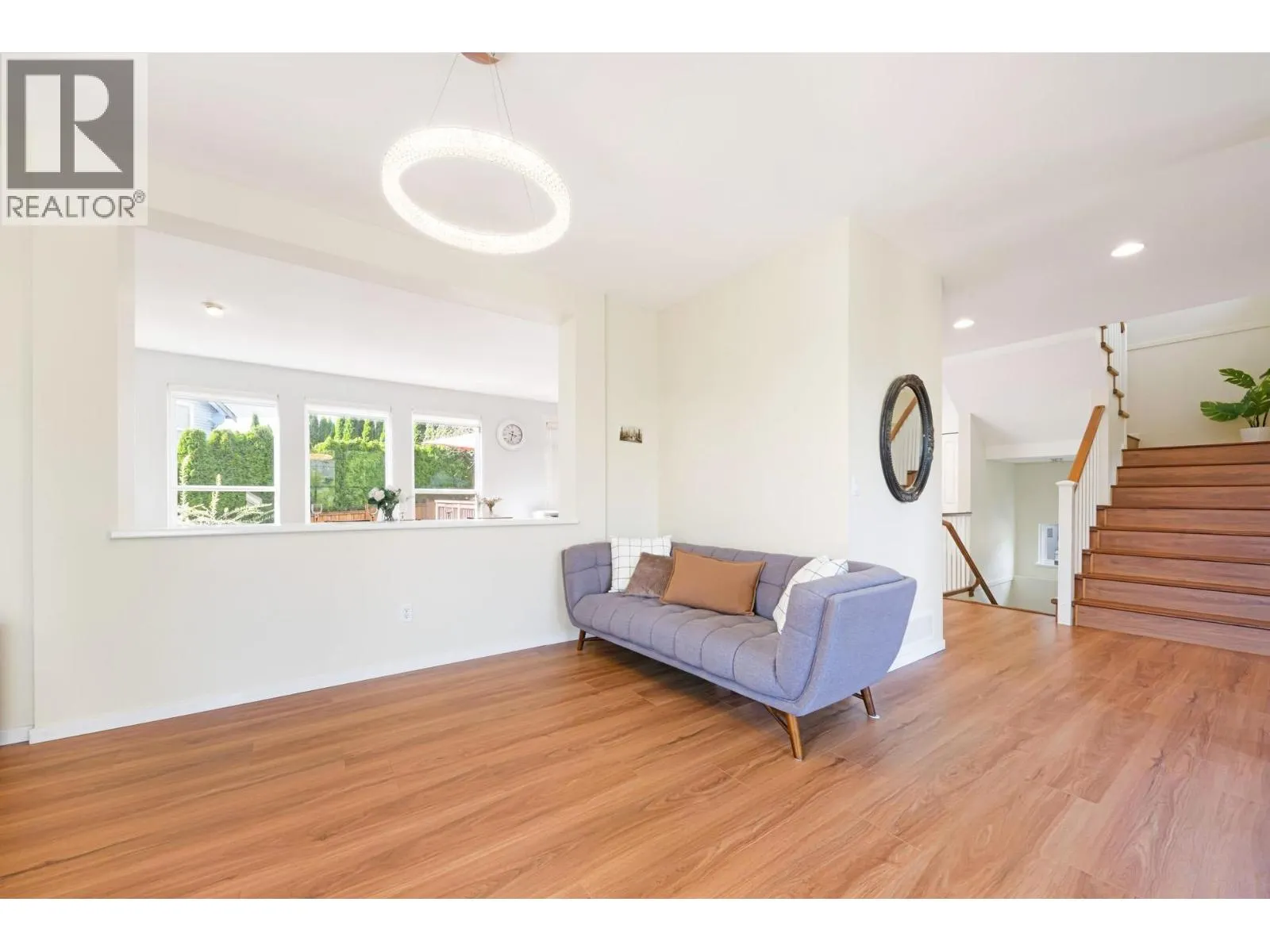 513 FOREST PARKWAY