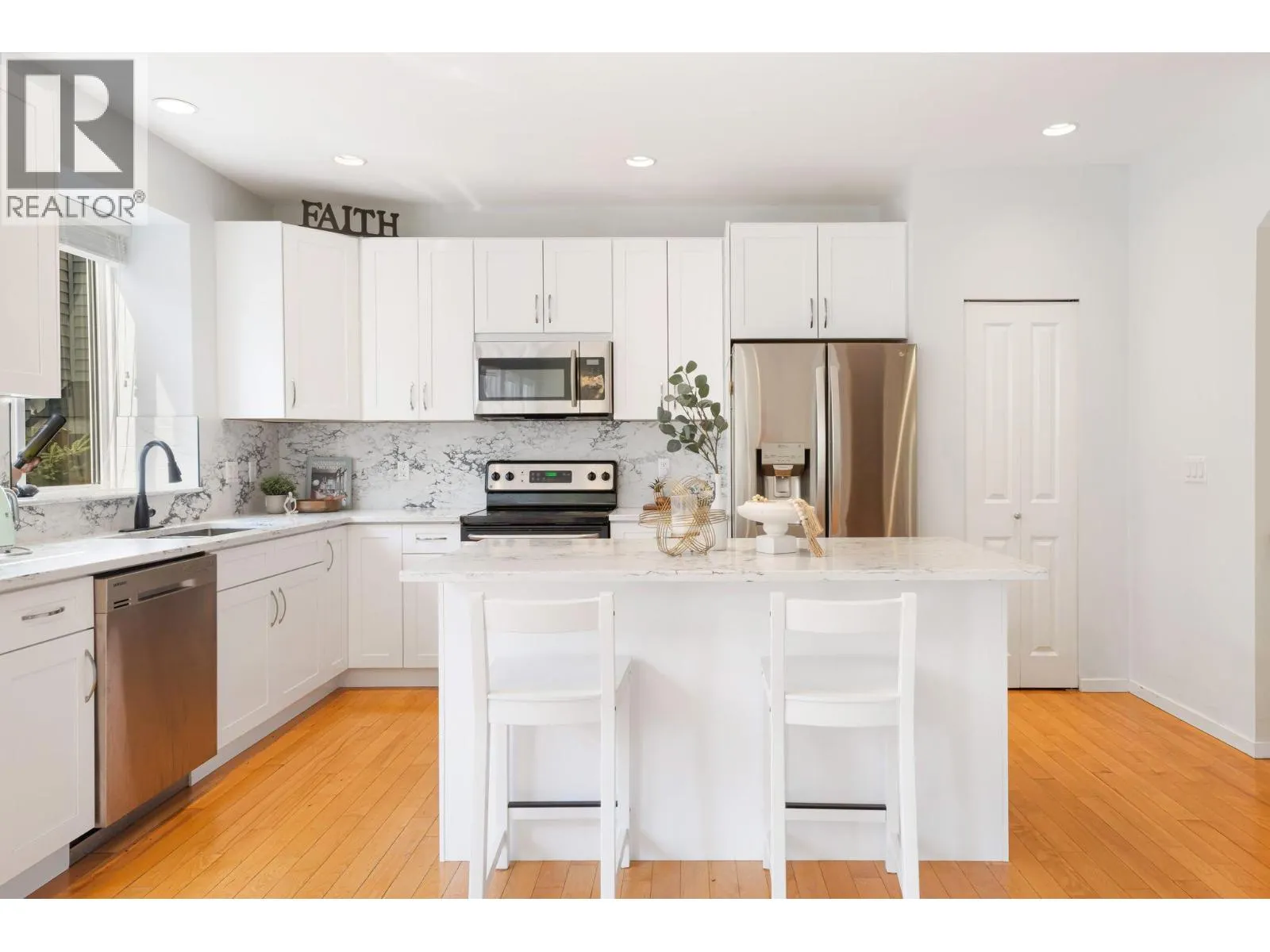 513 FOREST PARKWAY