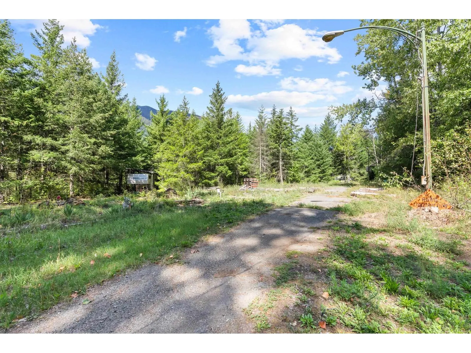 49300 TRANS CANADA HIGHWAY|Fraser Canyon
