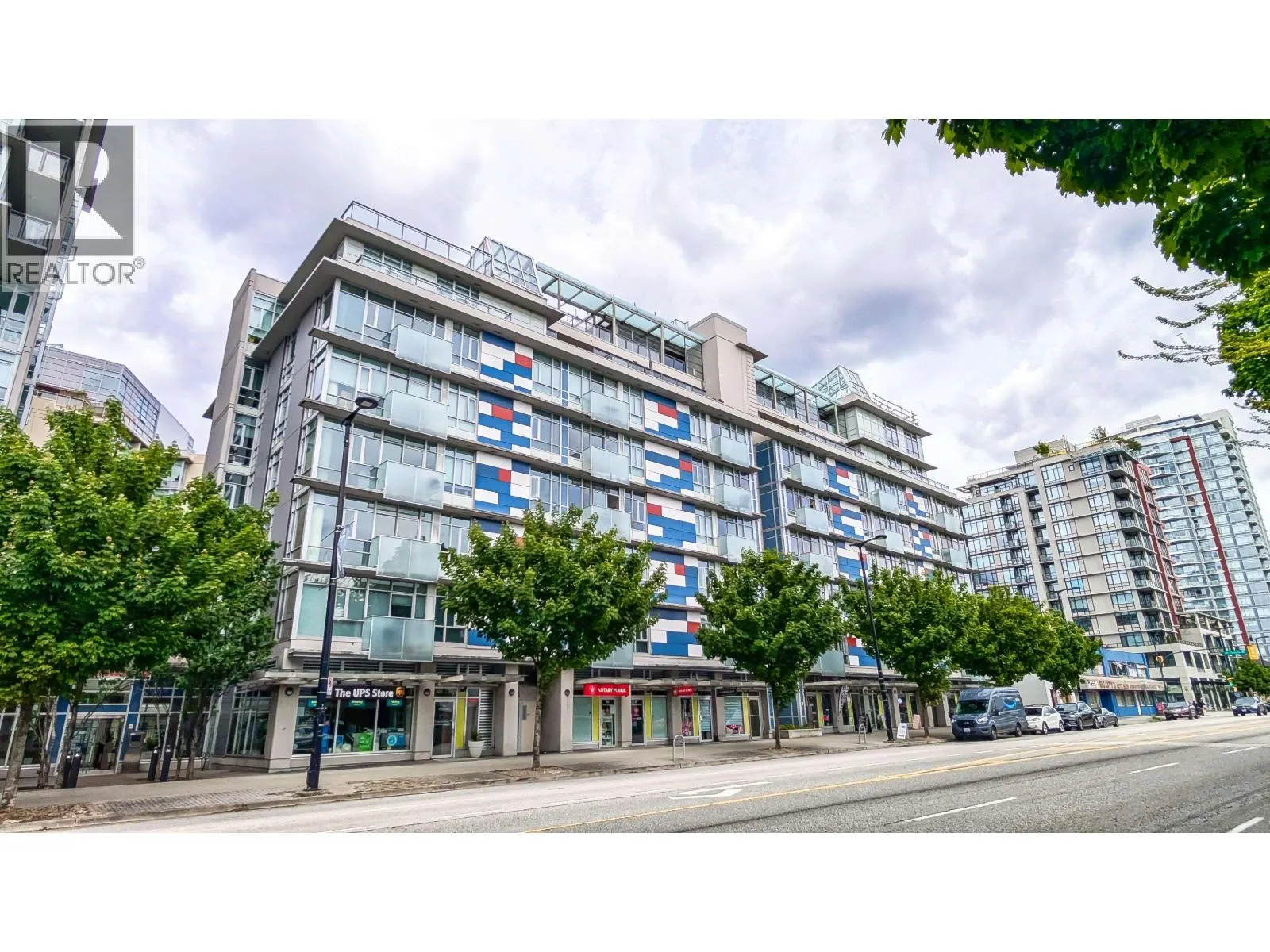 201 63 W 2ND AVENUE