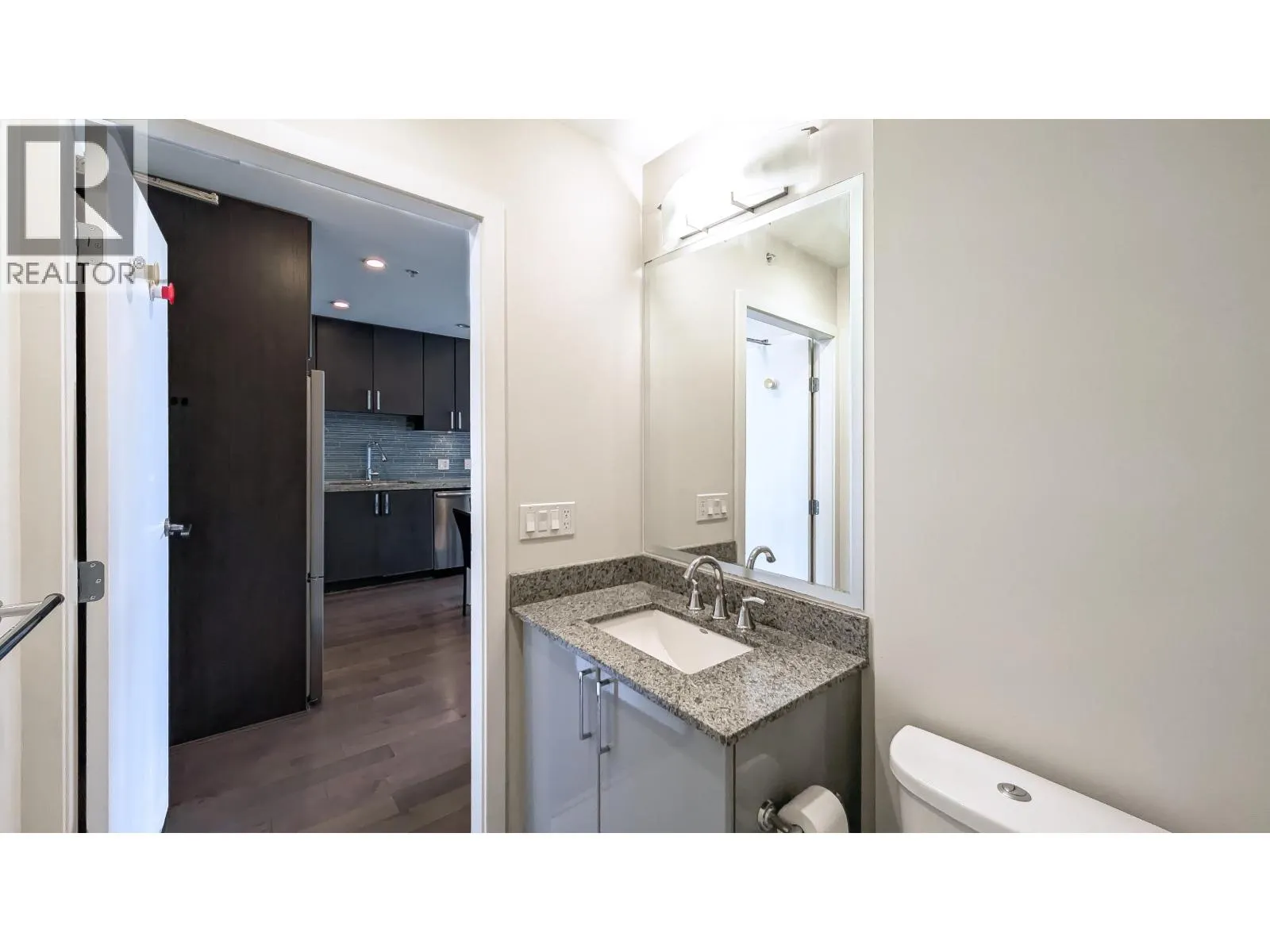 201 63 W 2ND AVENUE