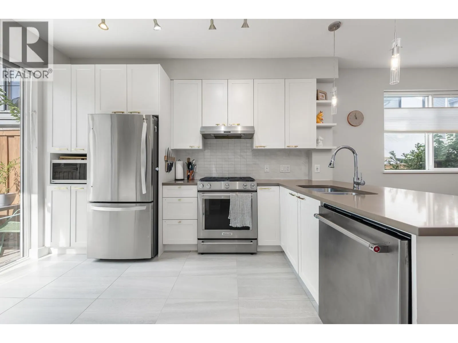 1218 BRANDYWINE DRIVE