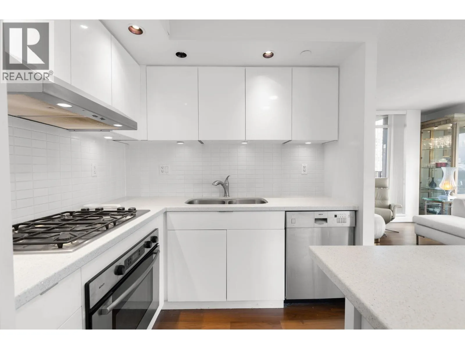 1805 1055 HOMER STREET