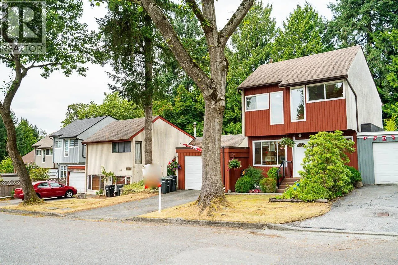 4863 HICKORY COURT