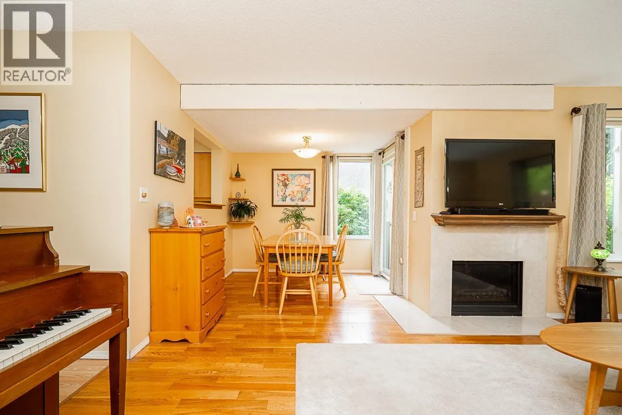 4863 HICKORY COURT