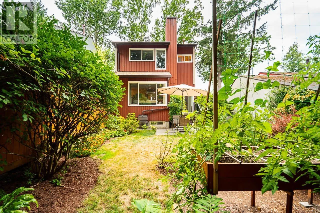 4863 HICKORY COURT