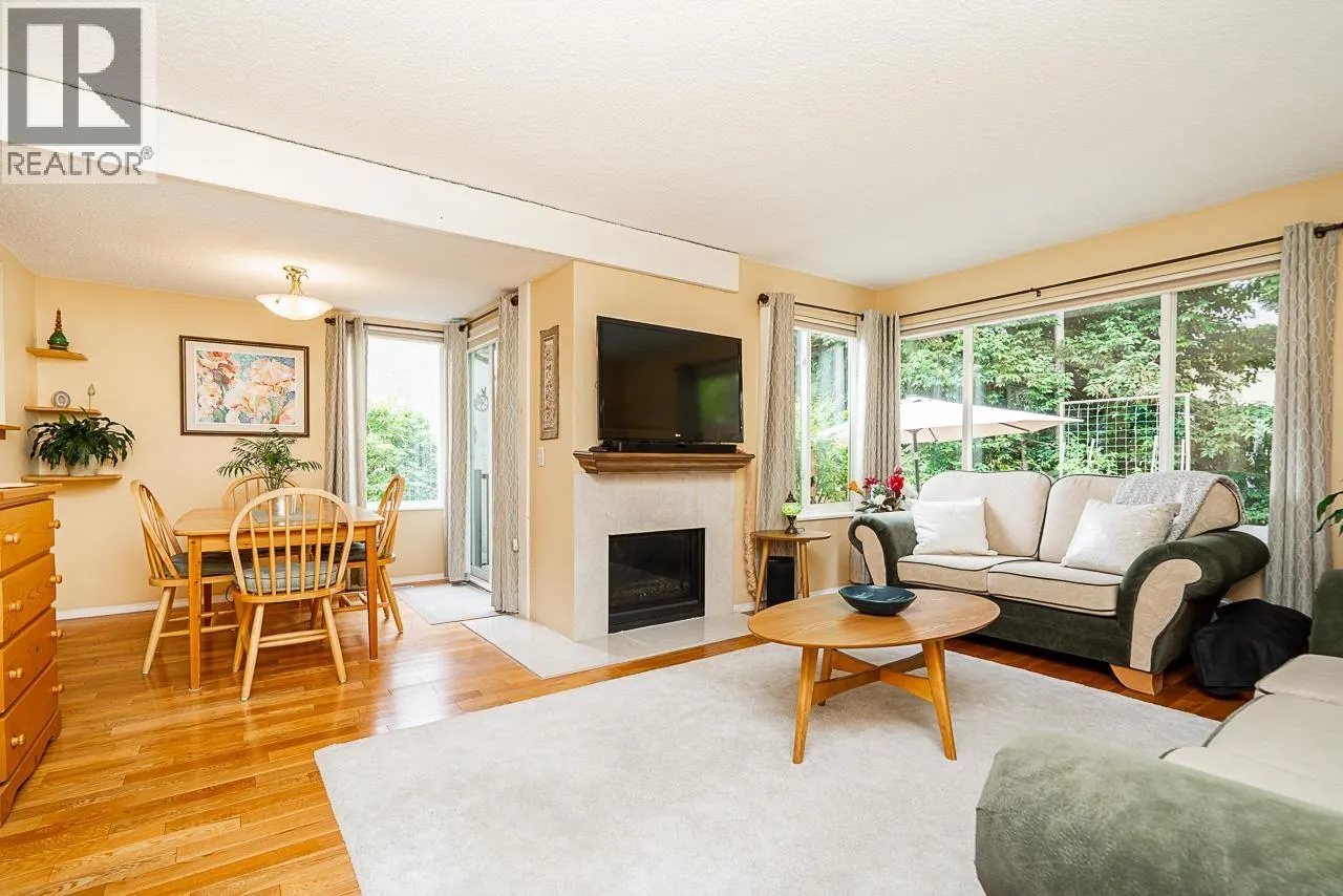 4863 HICKORY COURT
