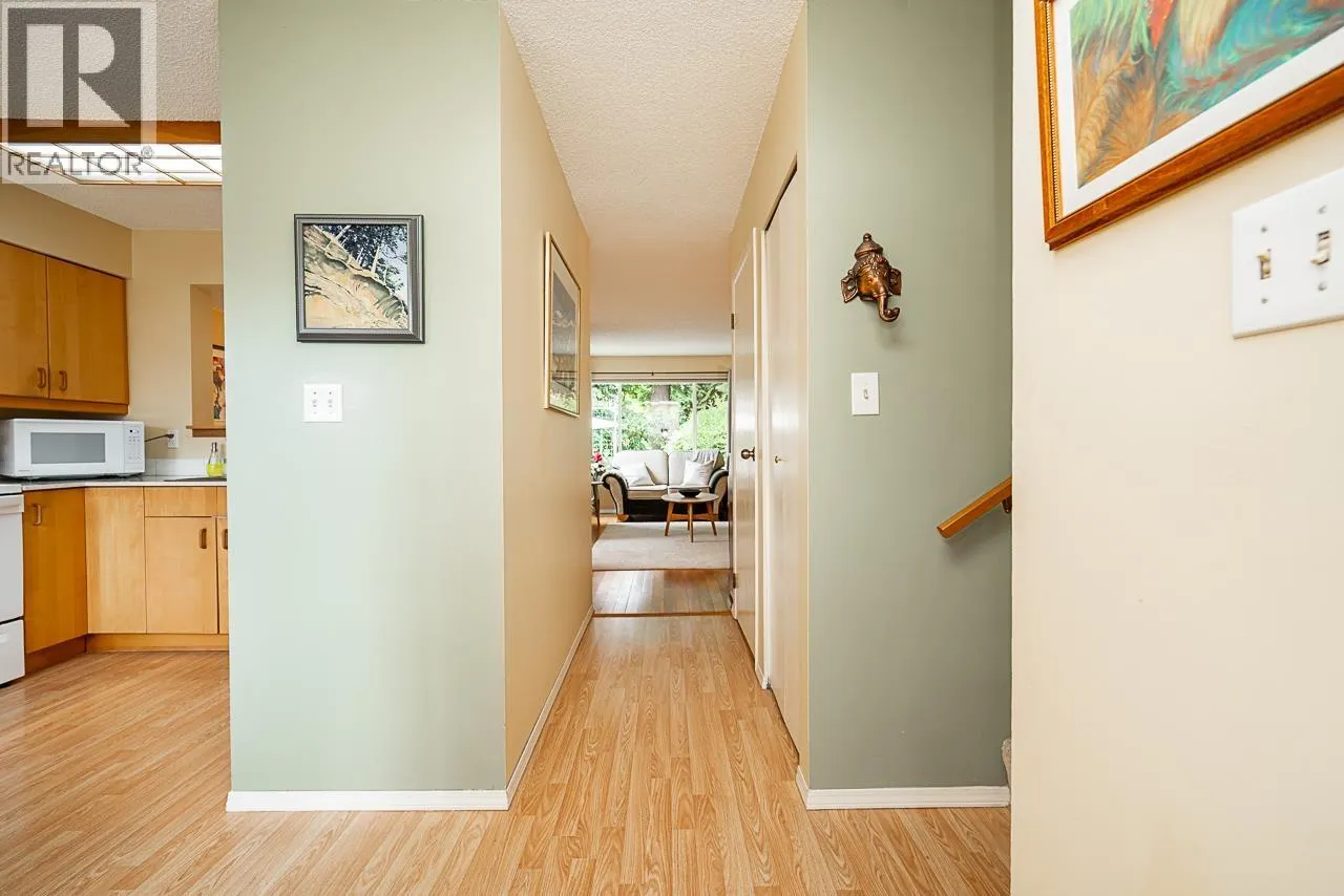 4863 HICKORY COURT