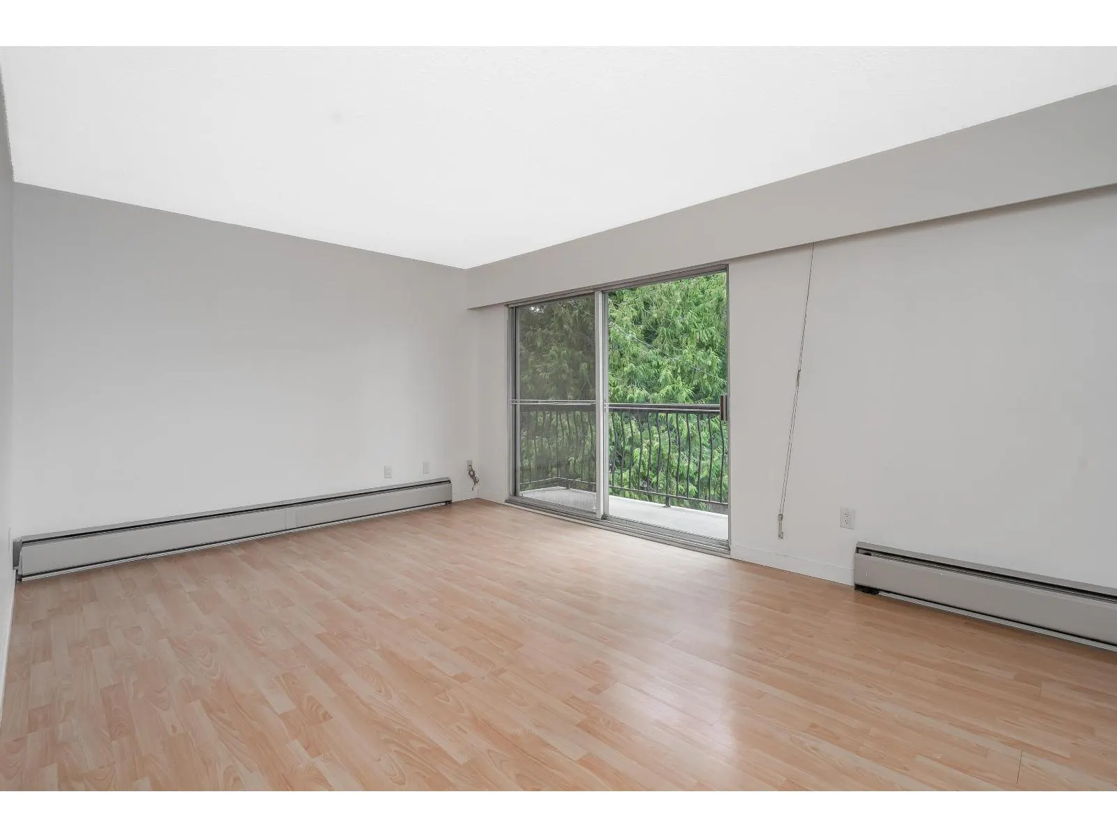 392C 8635 120 STREET