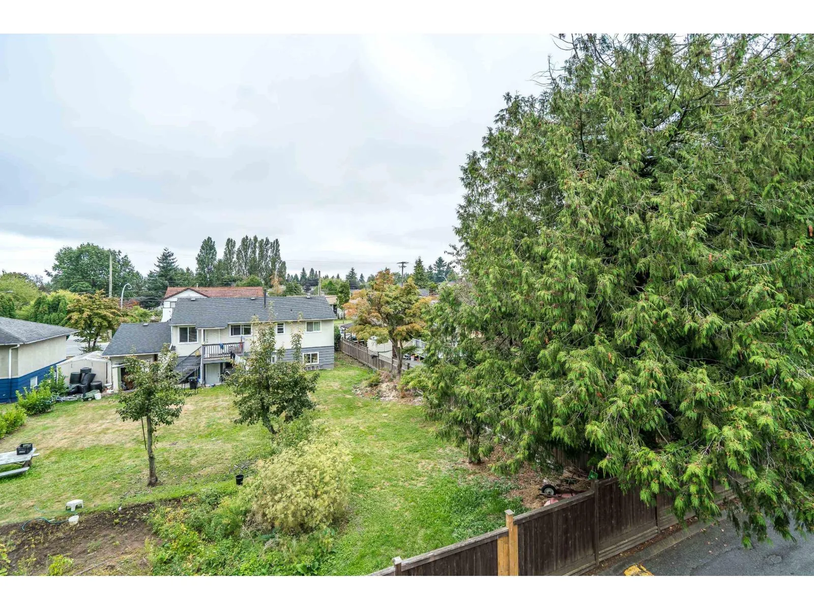 392C 8635 120 STREET