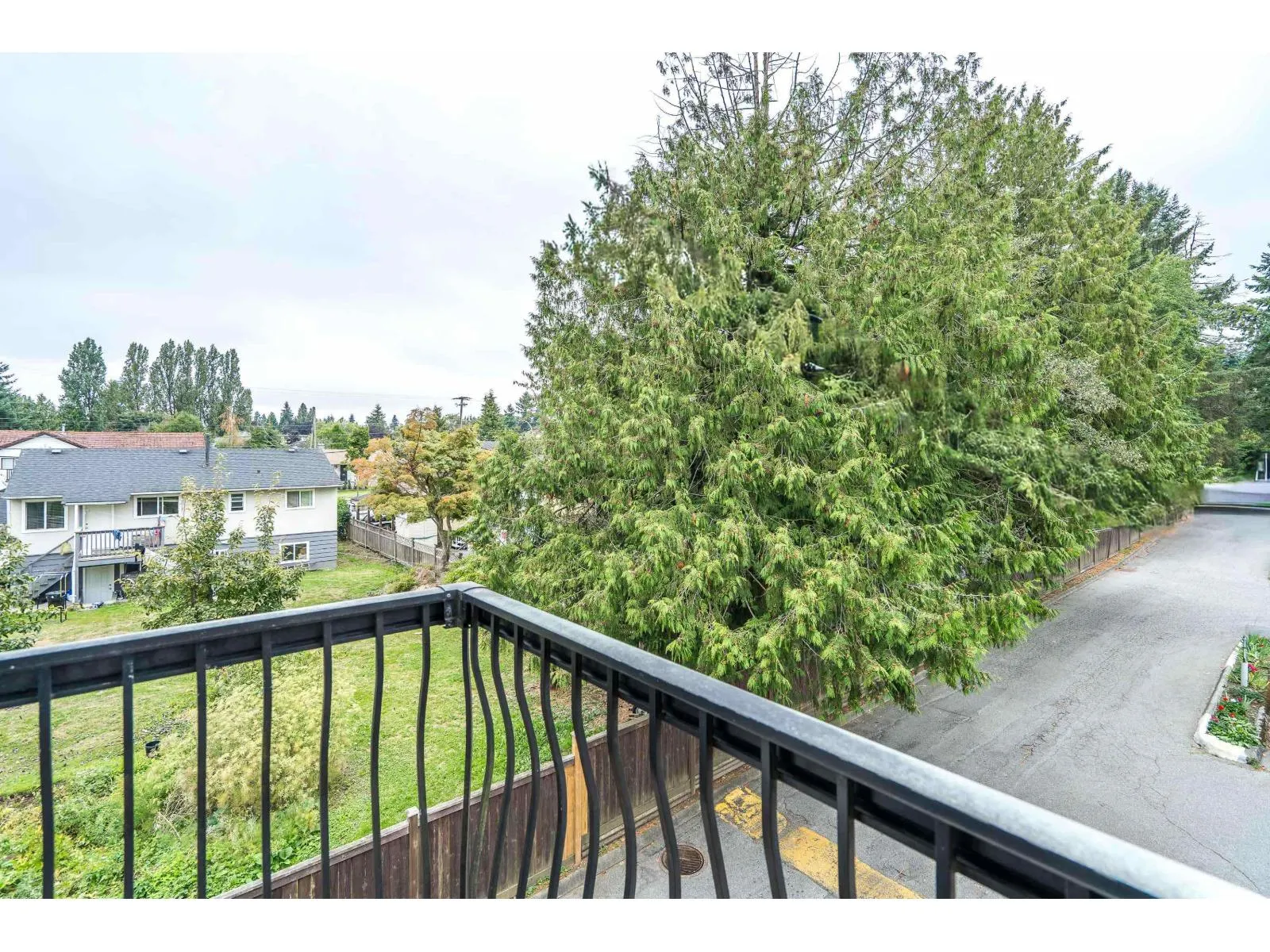 392C 8635 120 STREET