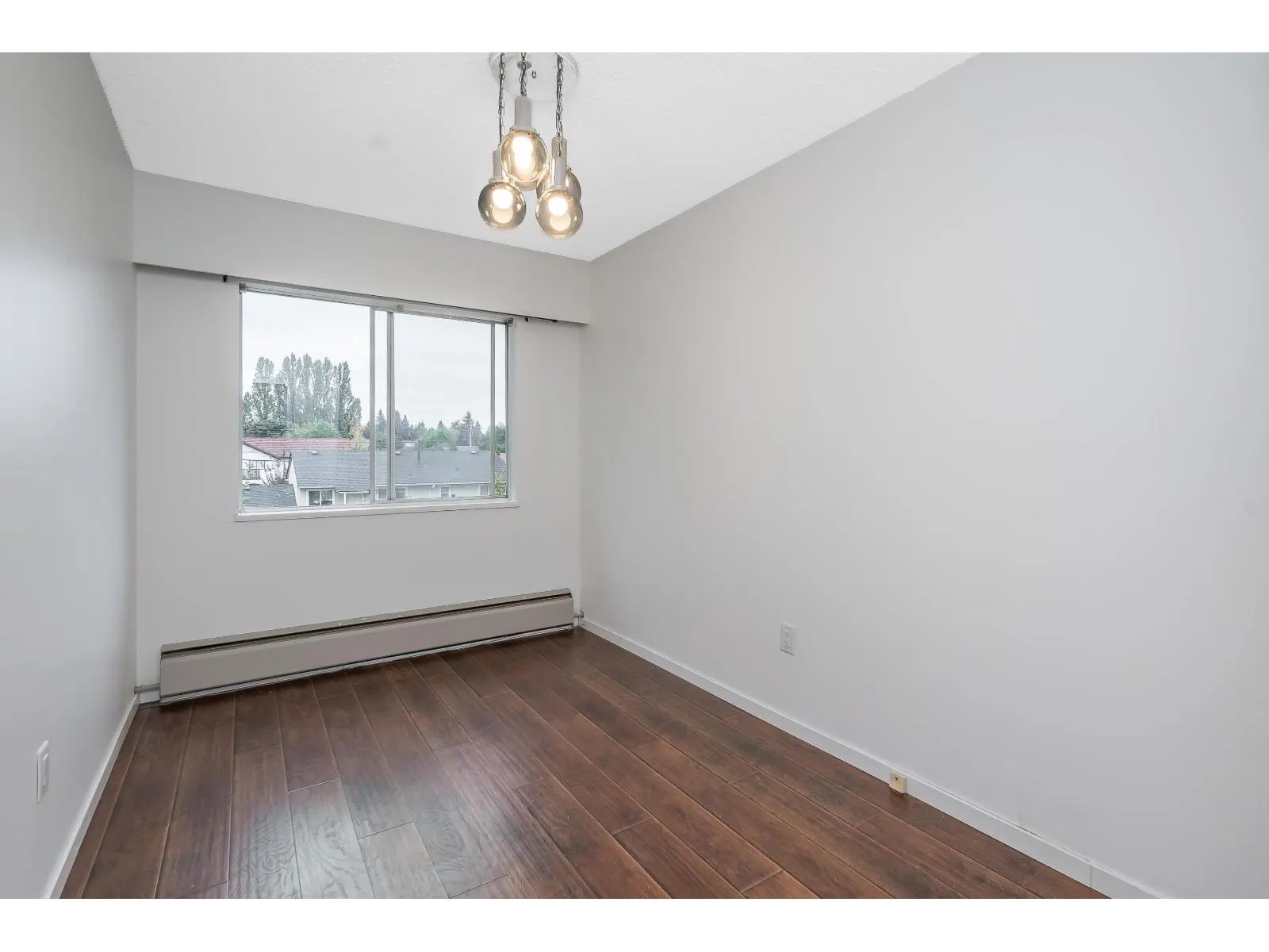 392C 8635 120 STREET
