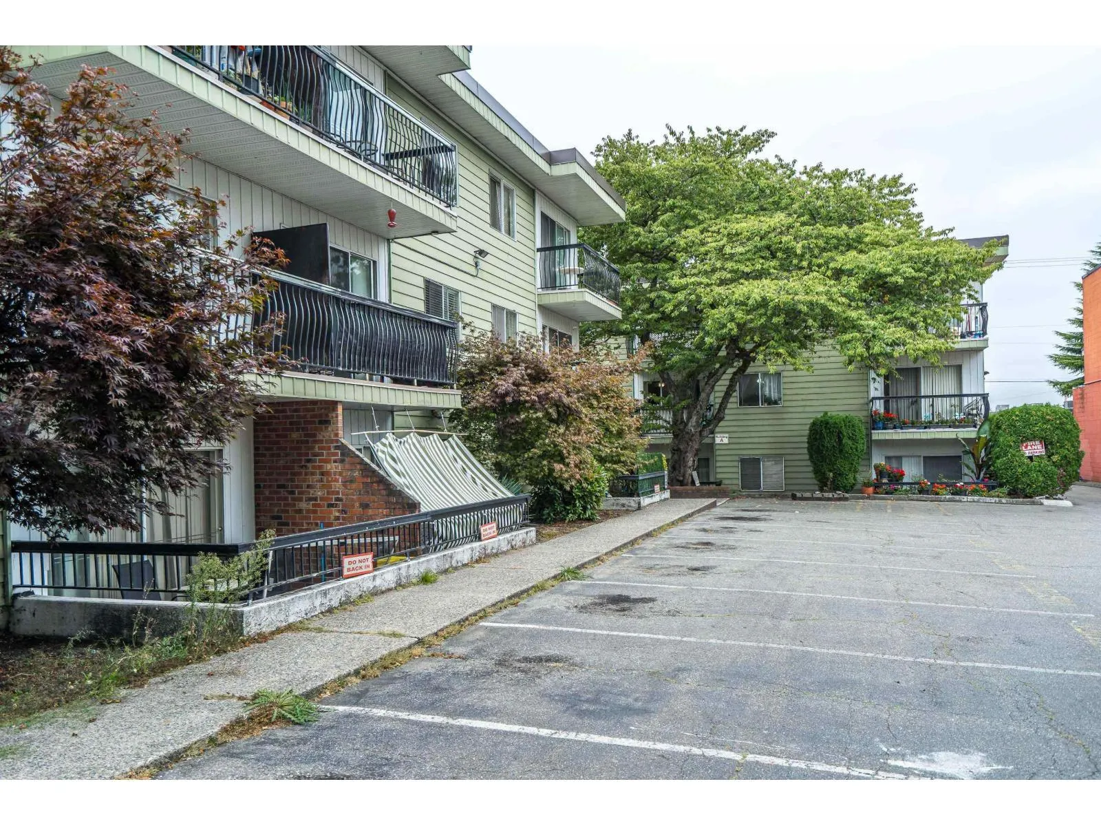 392C 8635 120 STREET