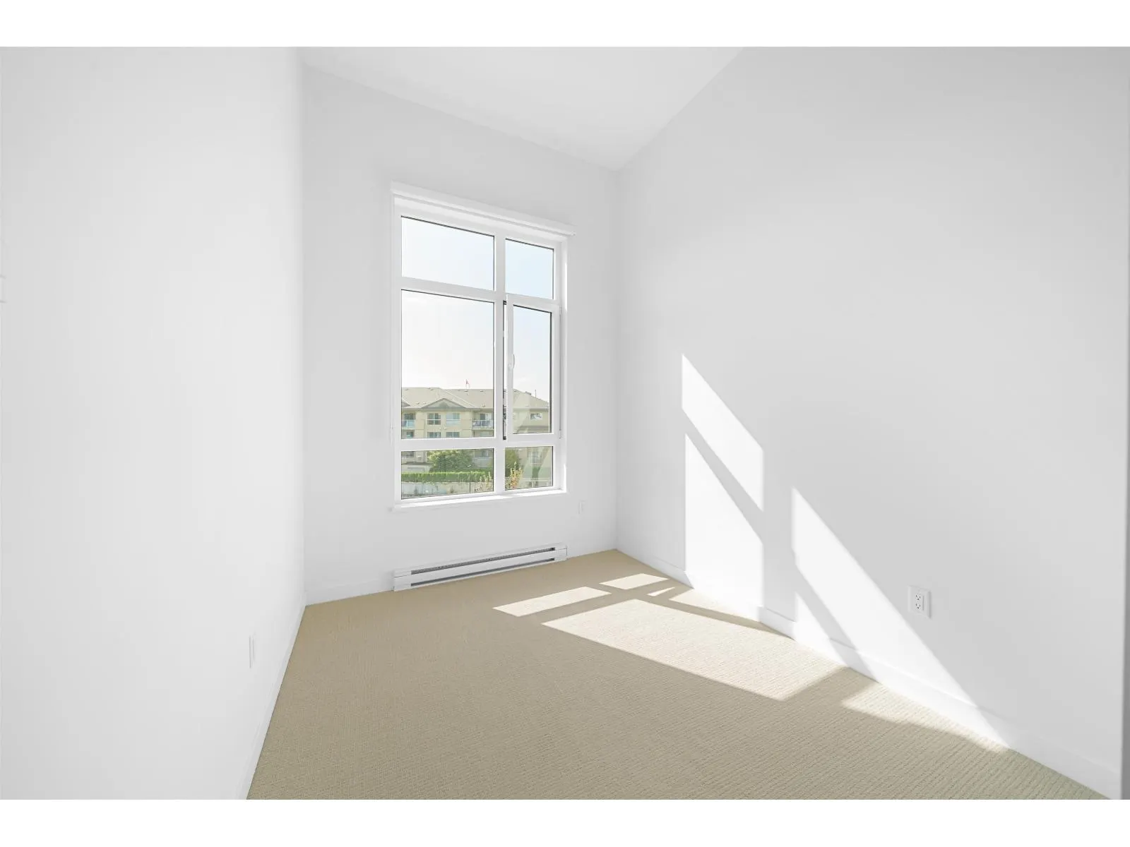 419 13788 76 AVENUE