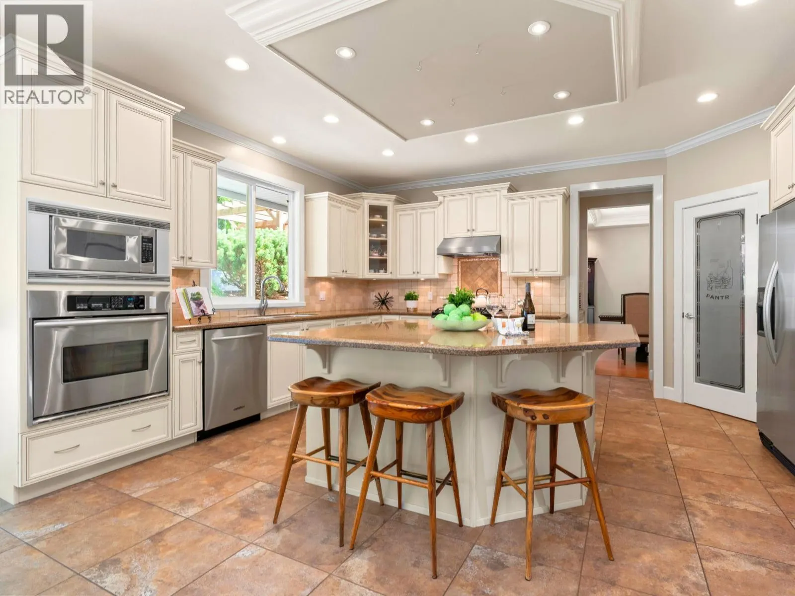 906 PROSPECT AVENUE