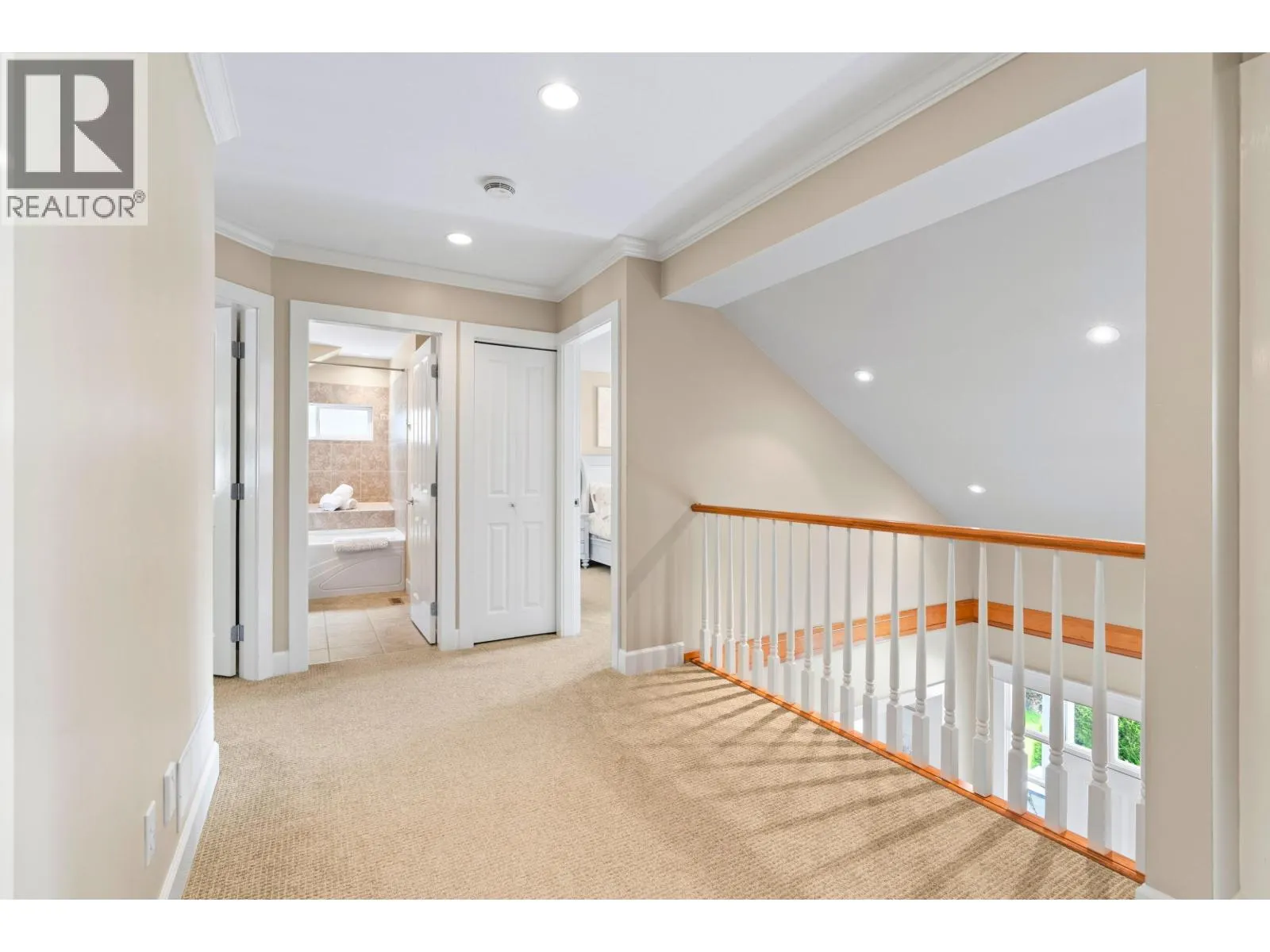 906 PROSPECT AVENUE