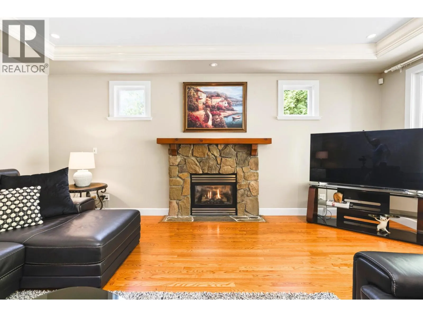 906 PROSPECT AVENUE