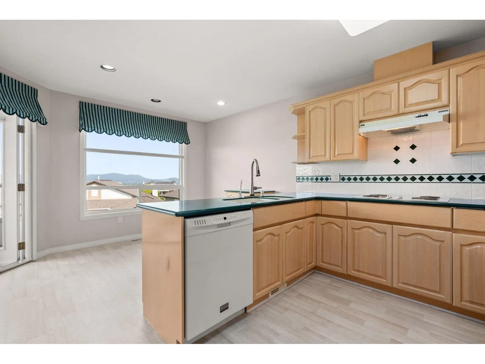 9 31445 RIDGEVIEW DRIVE