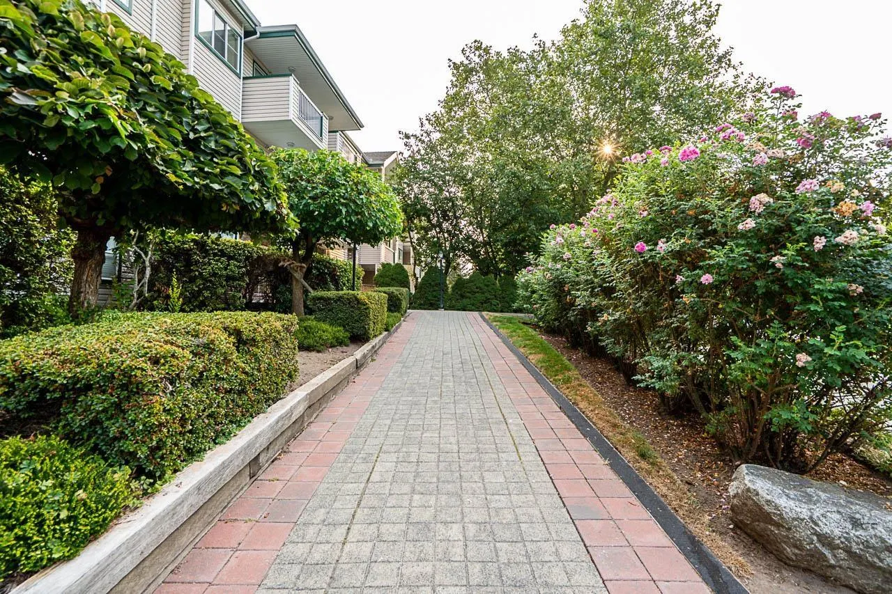 105 13911 70 AVENUE