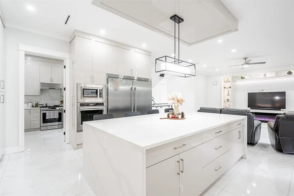 11370 GLEN AVON DRIVE