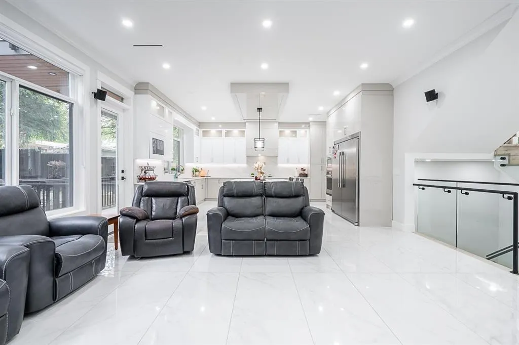 11370 GLEN AVON DRIVE