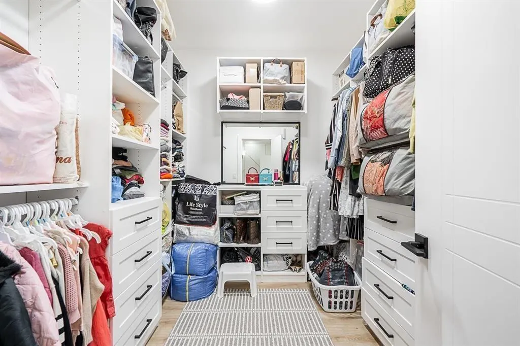 11370 GLEN AVON DRIVE