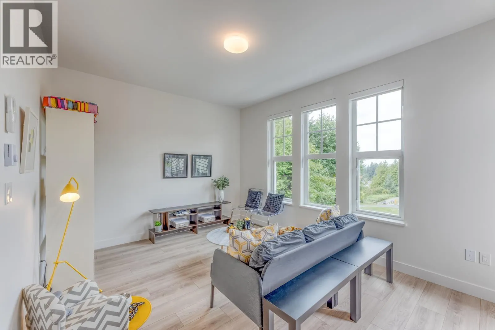 104 3421 QUEENSTON AVENUE